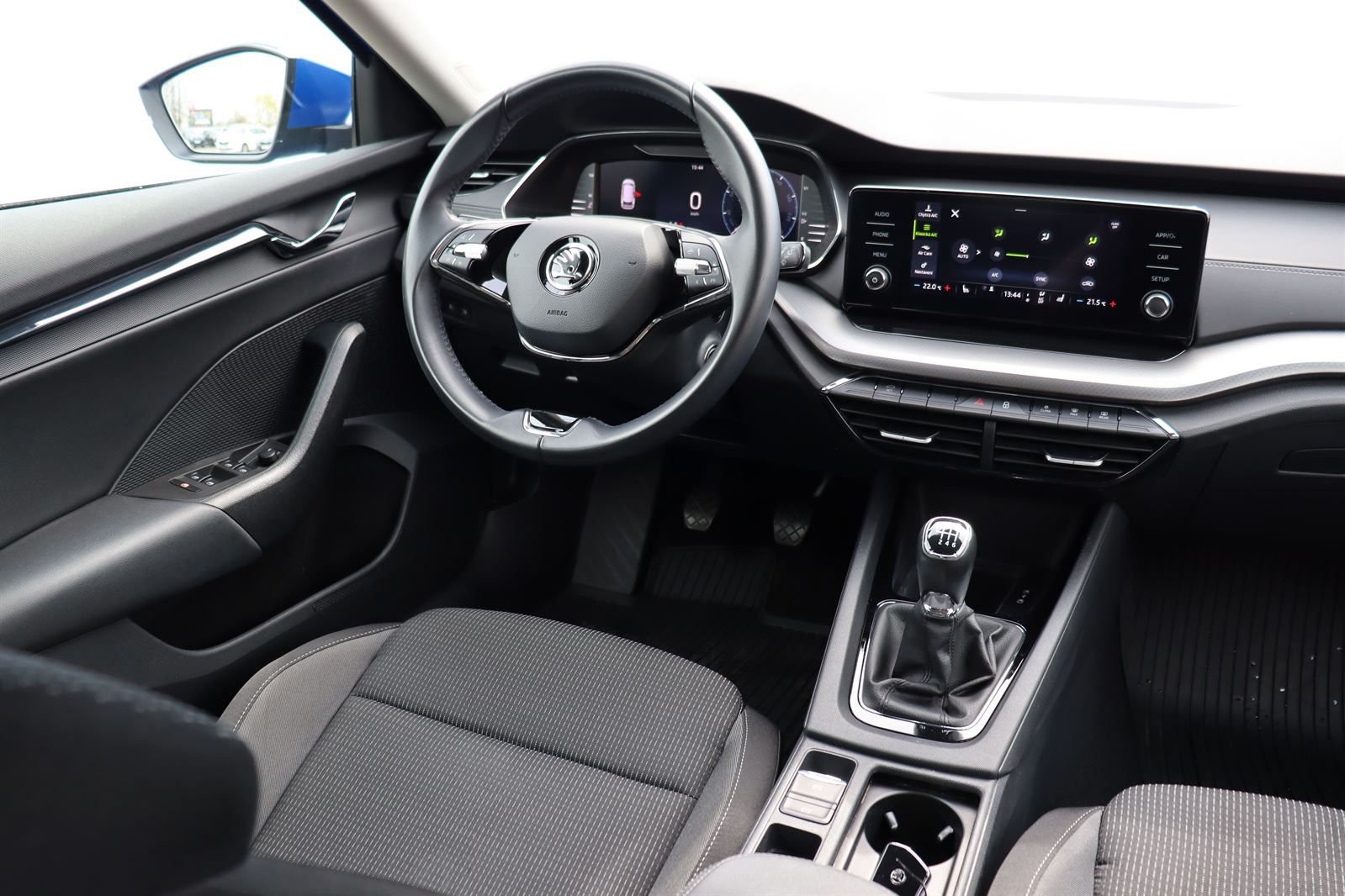 Škoda Octavia, 2.0 TDI Ambition Combi - fotka 5