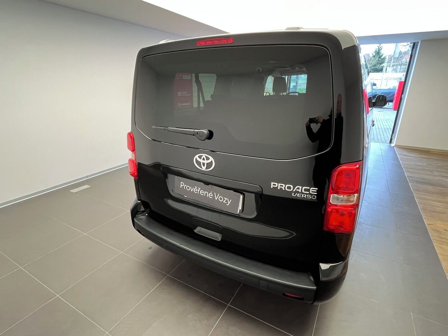 Toyota Proace Verso, L2 - 2.0L Diesel - 6 MT - fotka 3
