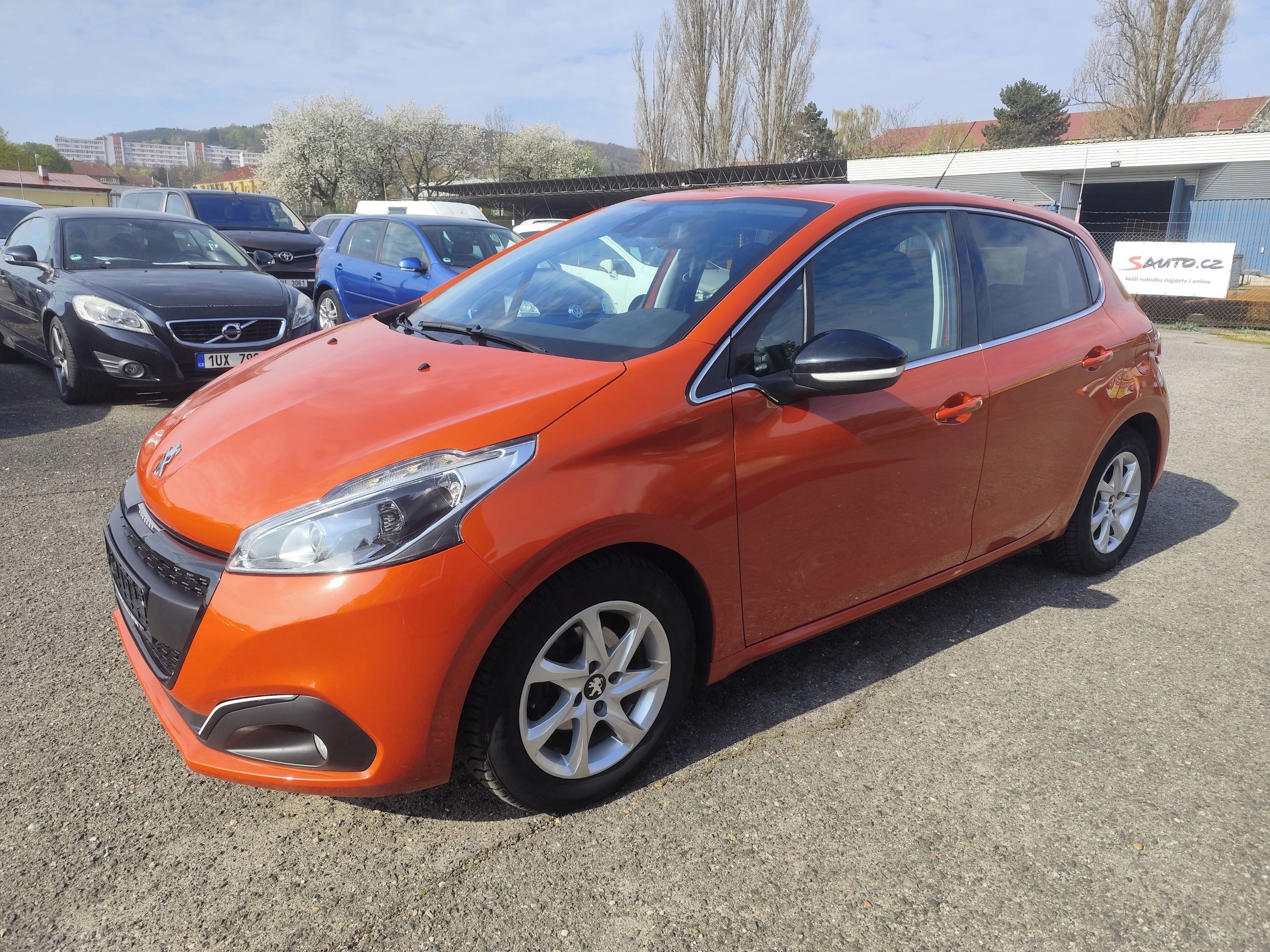 Peugeot 208, Allure 1.2i,81kw.Klimatizace