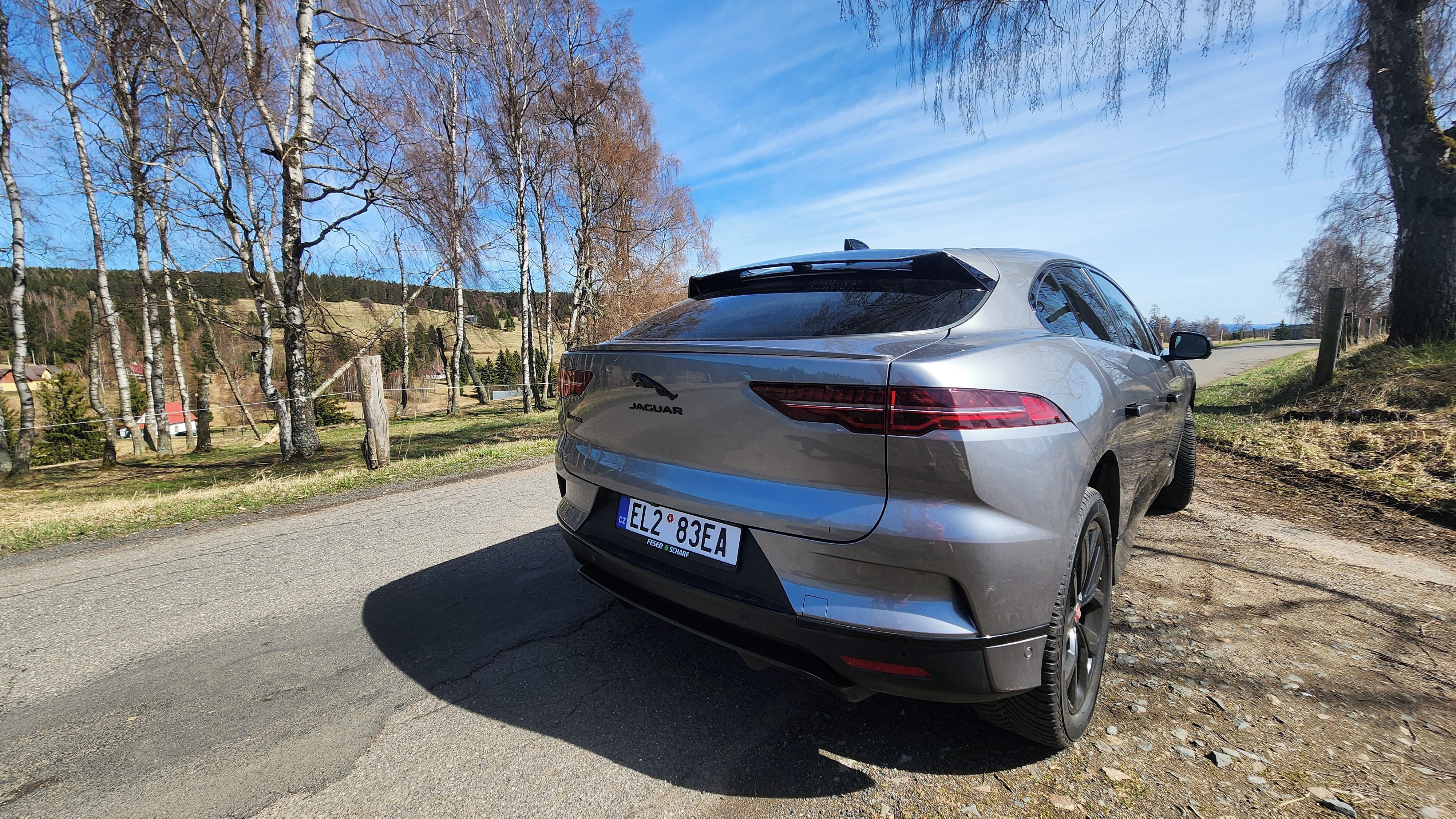 Jaguar I-Pace, I-PACE SE, 4x4 Winter Panorama - fotka 2