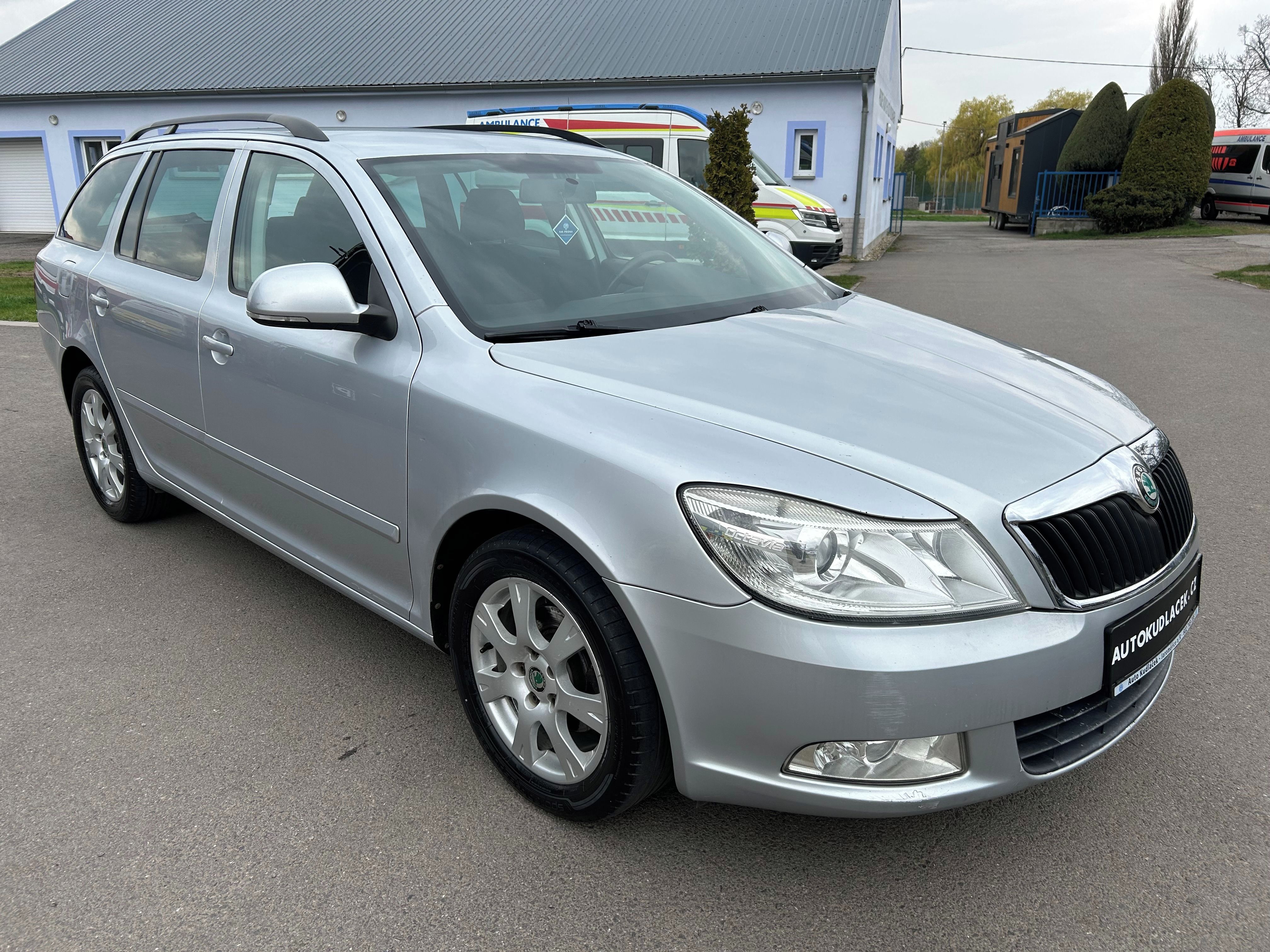 Škoda Octavia, 2 - 1.6 TDI Kombi - fotka 3