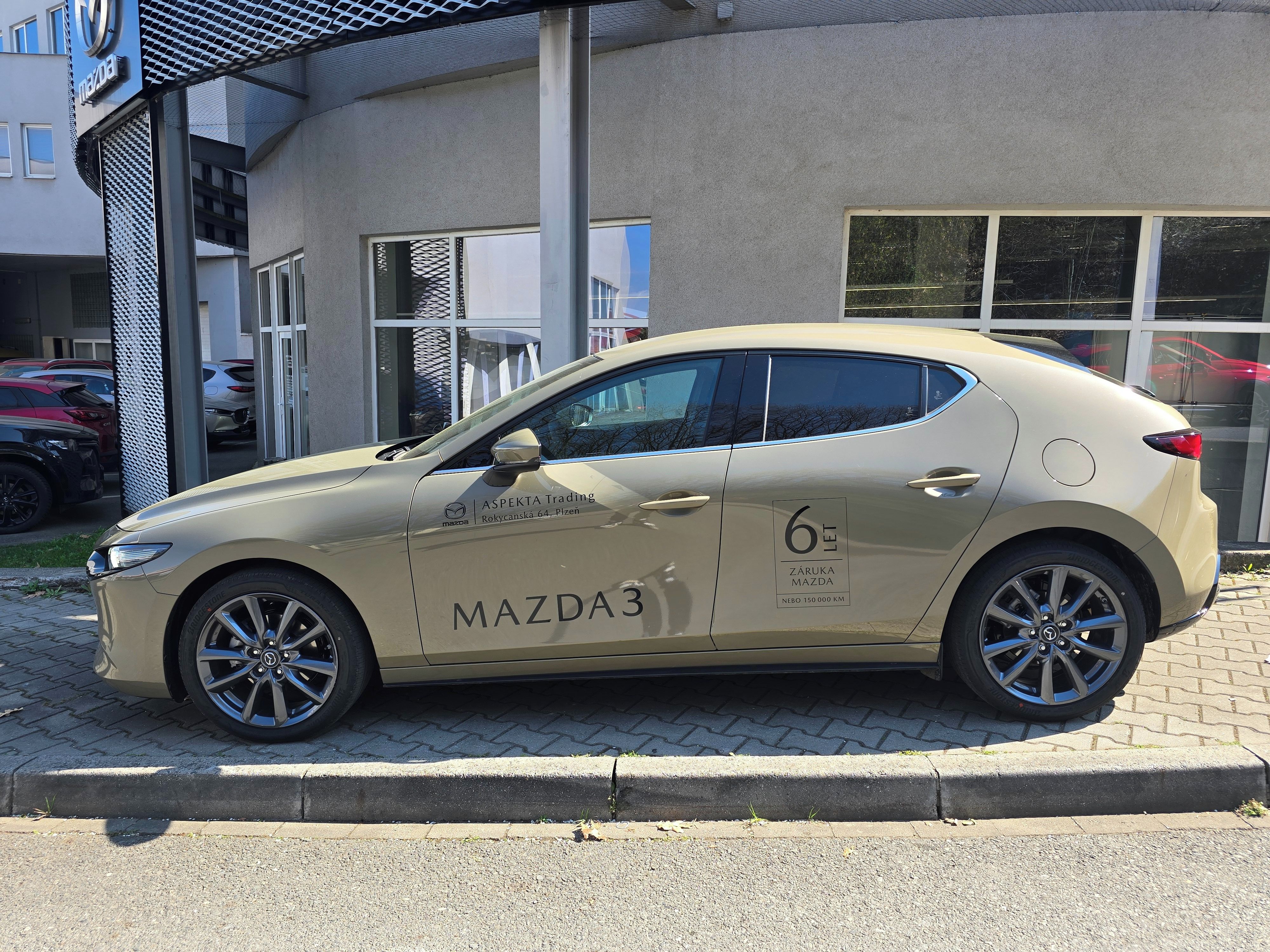 Mazda 3, 2.5L 6MT Centre-line + Style - fotka 2