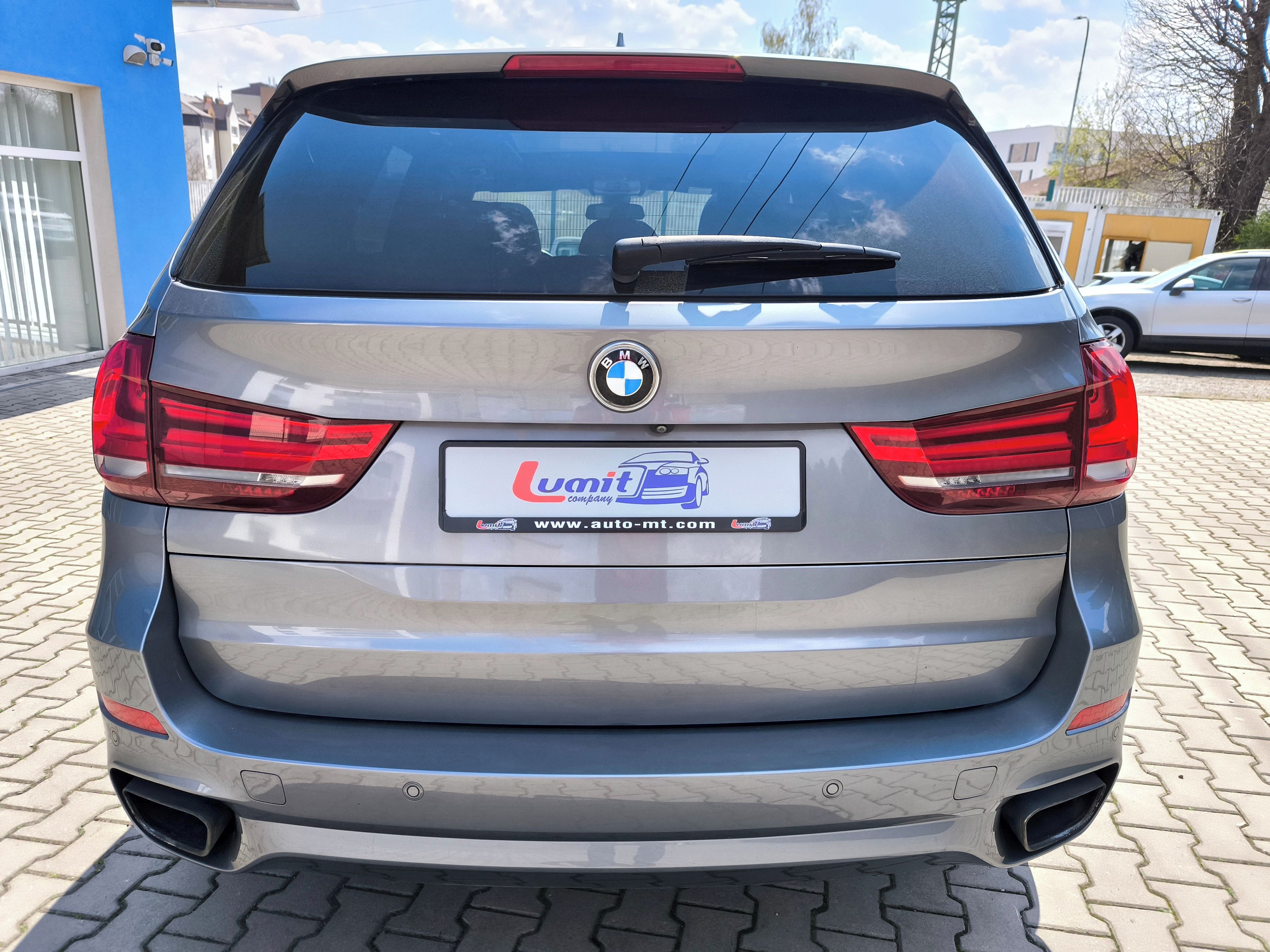 BMW X5, xDrive 30d M Paket - fotka 6