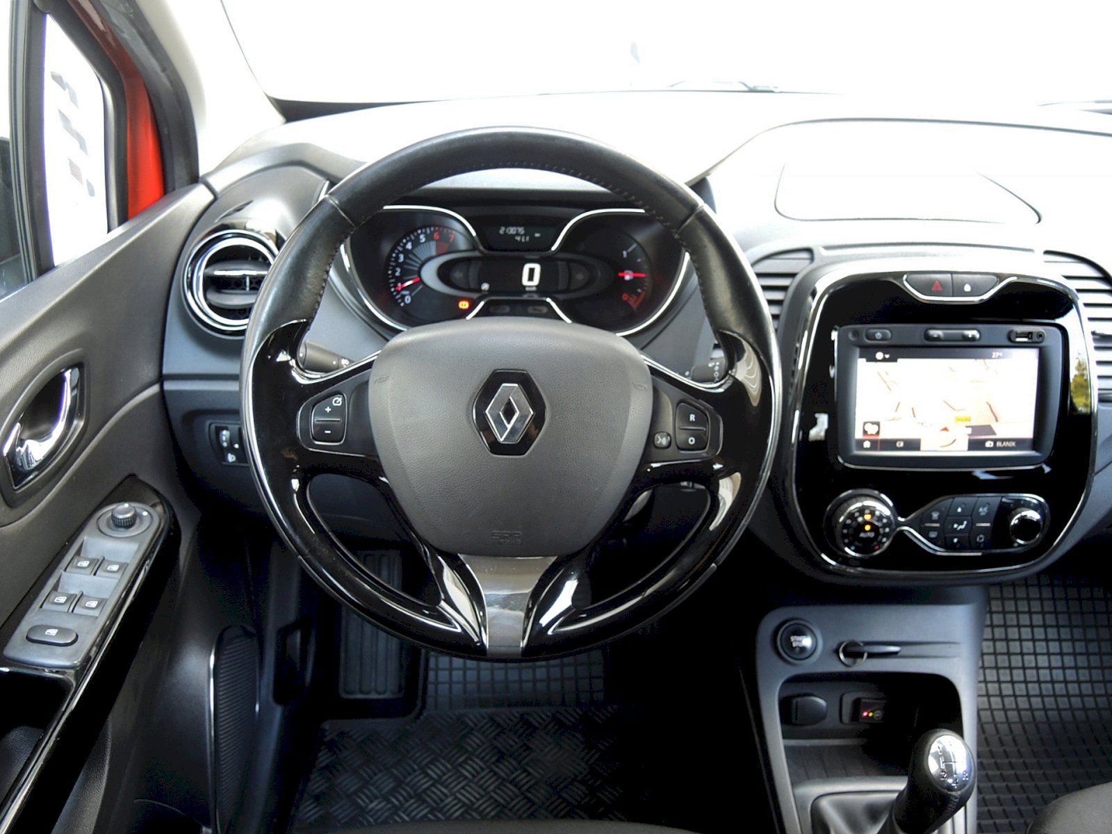 Renault Captur, 0.9i 66kW - fotka 6