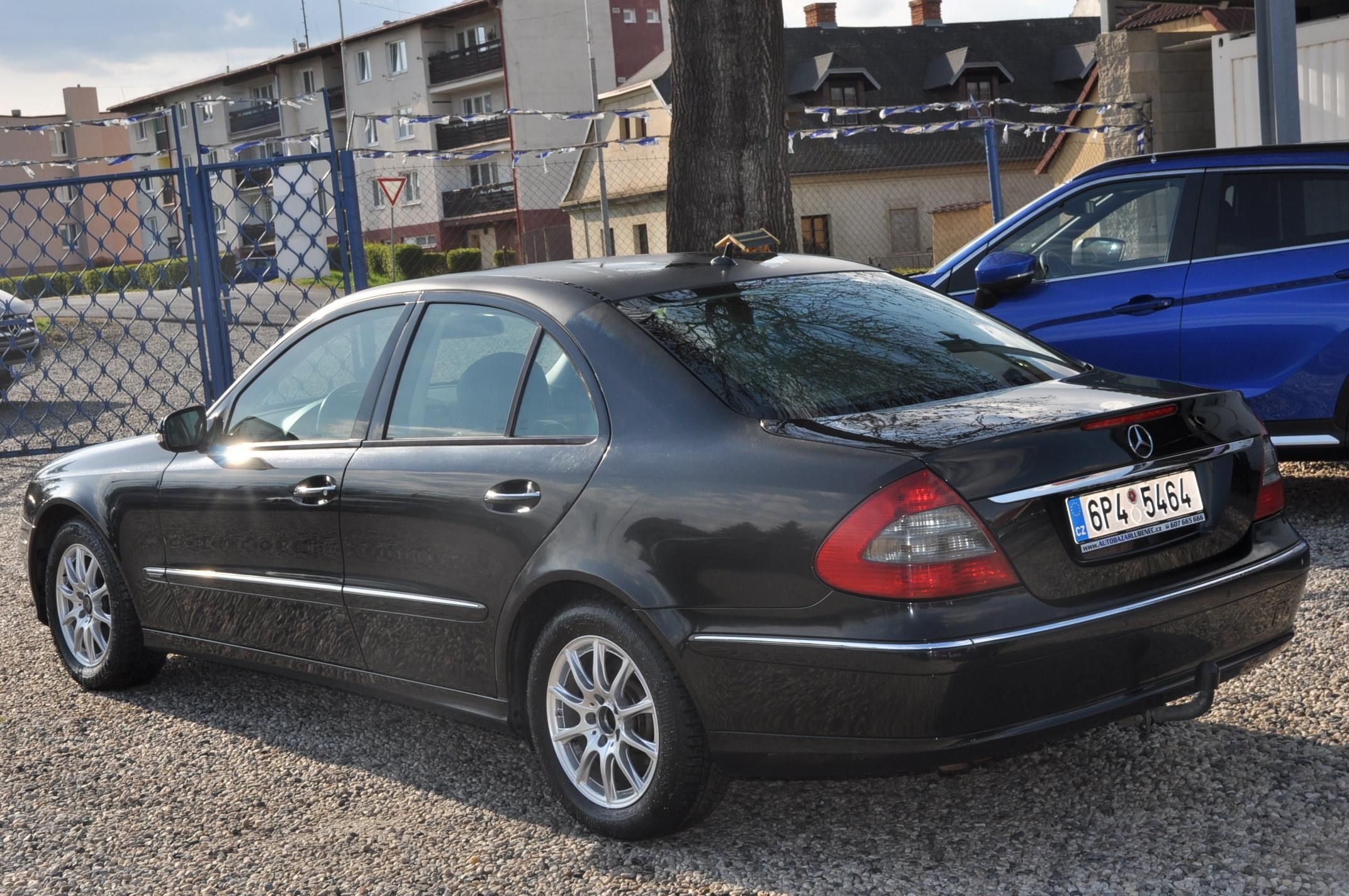 Mercedes-Benz Třídy E, E 220CDi 125kW Elegance - fotka 4
