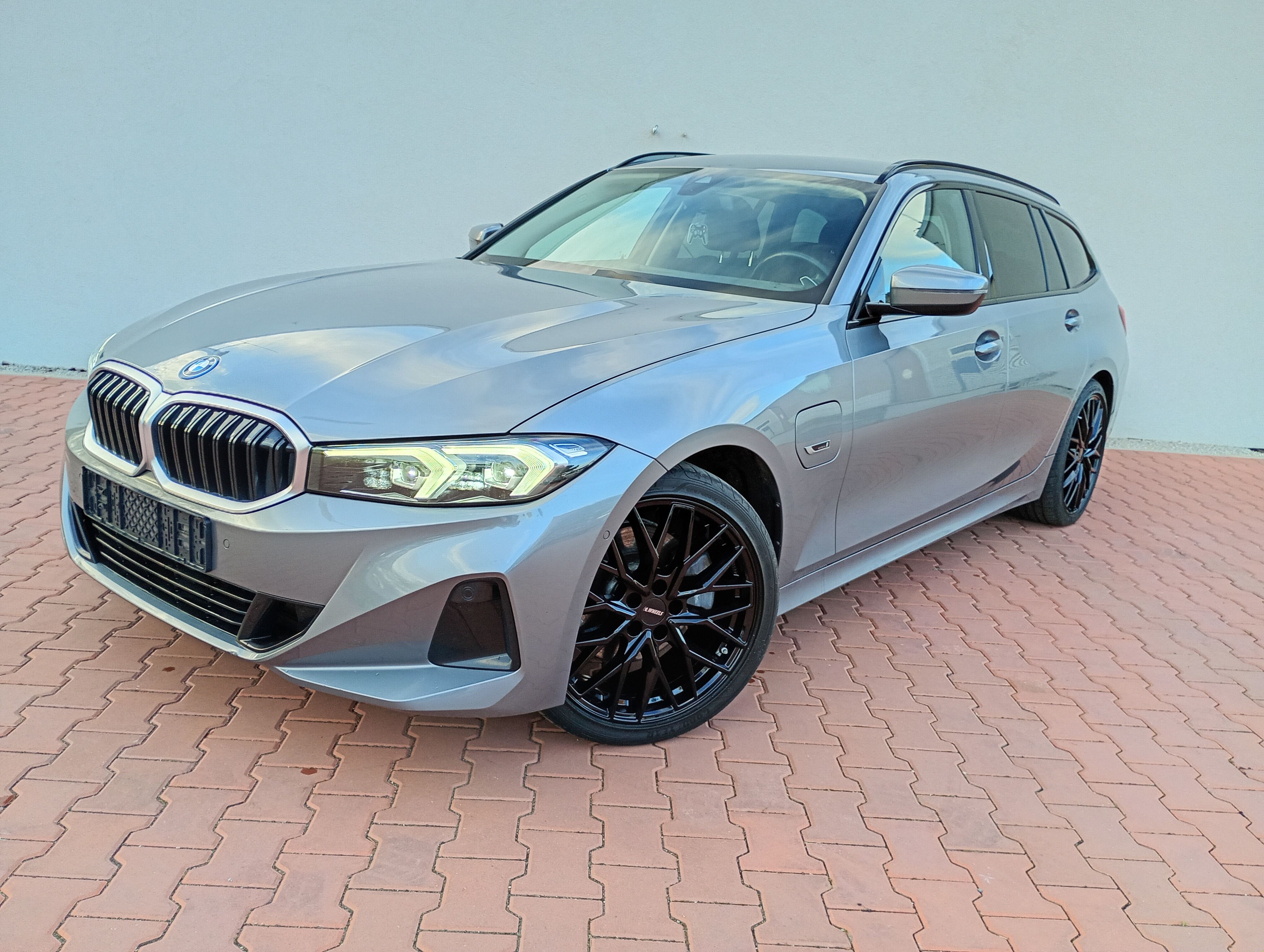 BMW Řada 3, 320,dvojité okna,tažné,HIFI - fotka 2