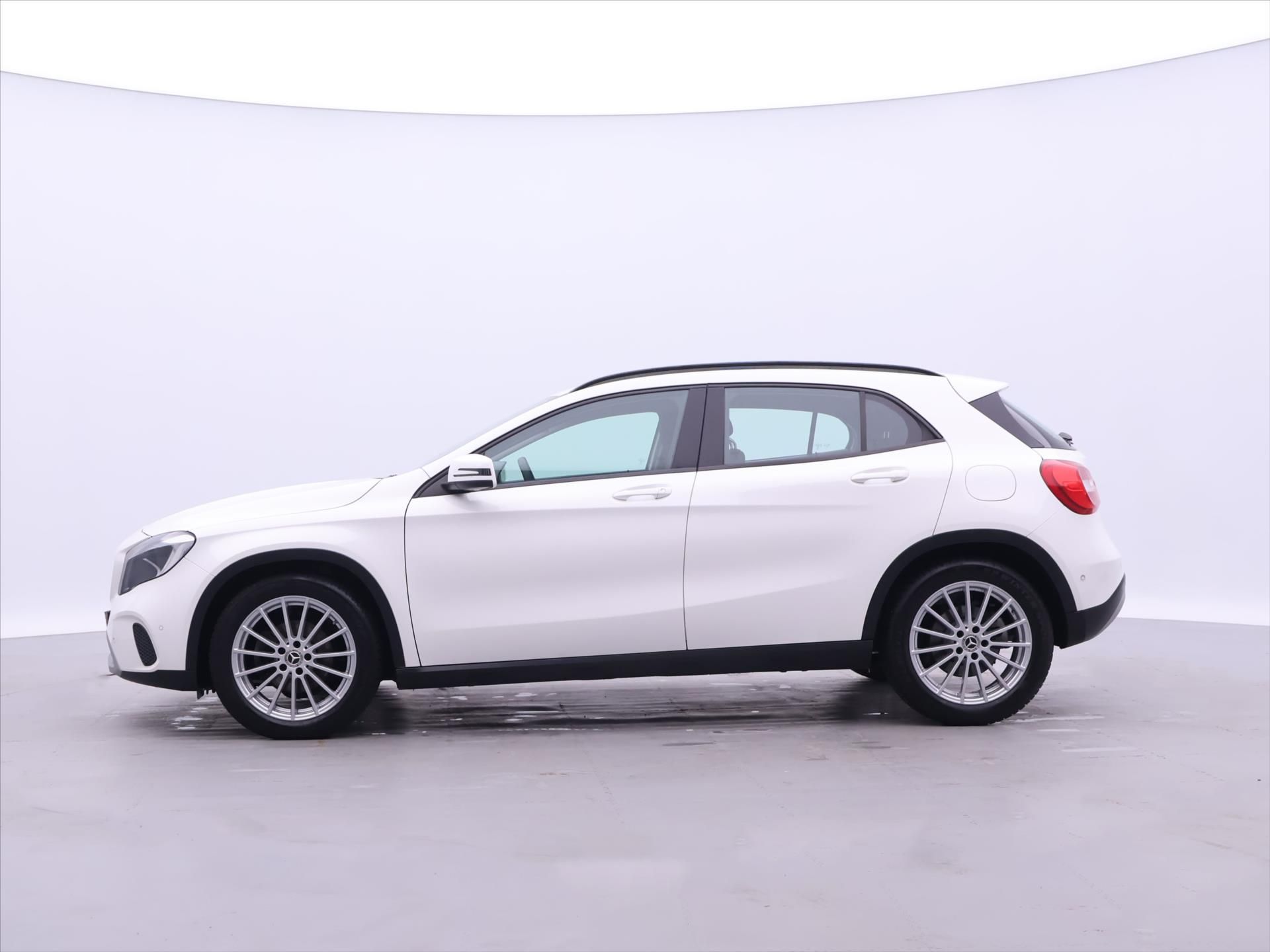 Mercedes-Benz GLA, 2,1 D 100kW Automat - fotka 4