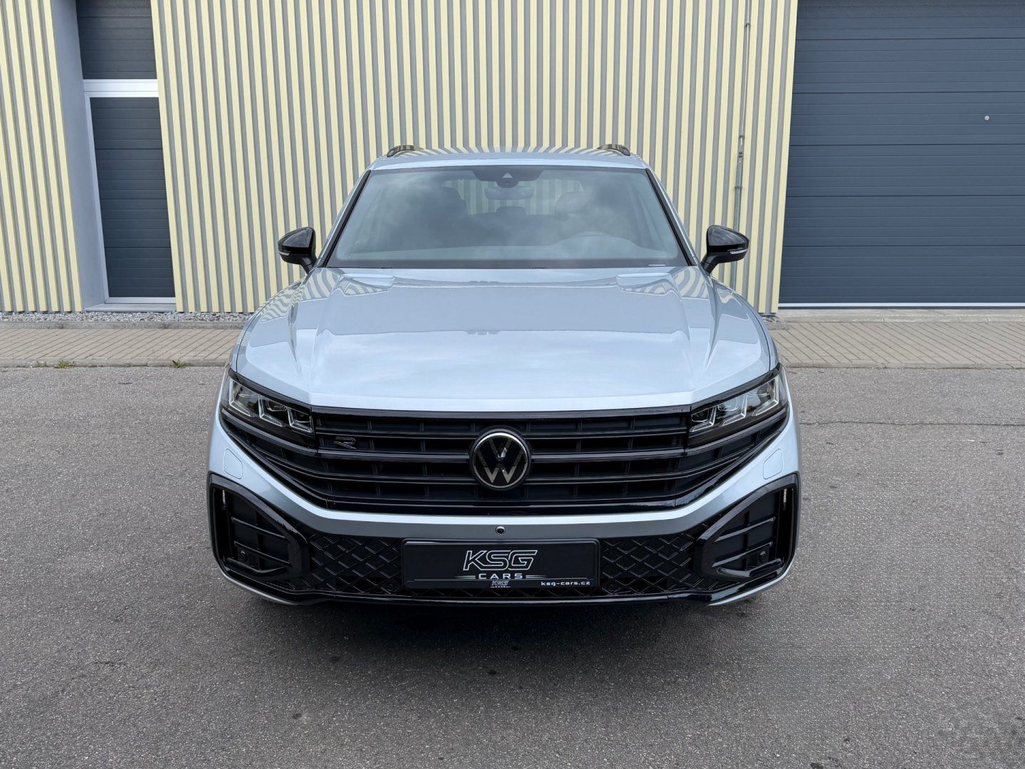 Volkswagen Touareg, 3.0TDi R-Line! ČR! NOVÝ VŮZ - fotka 3
