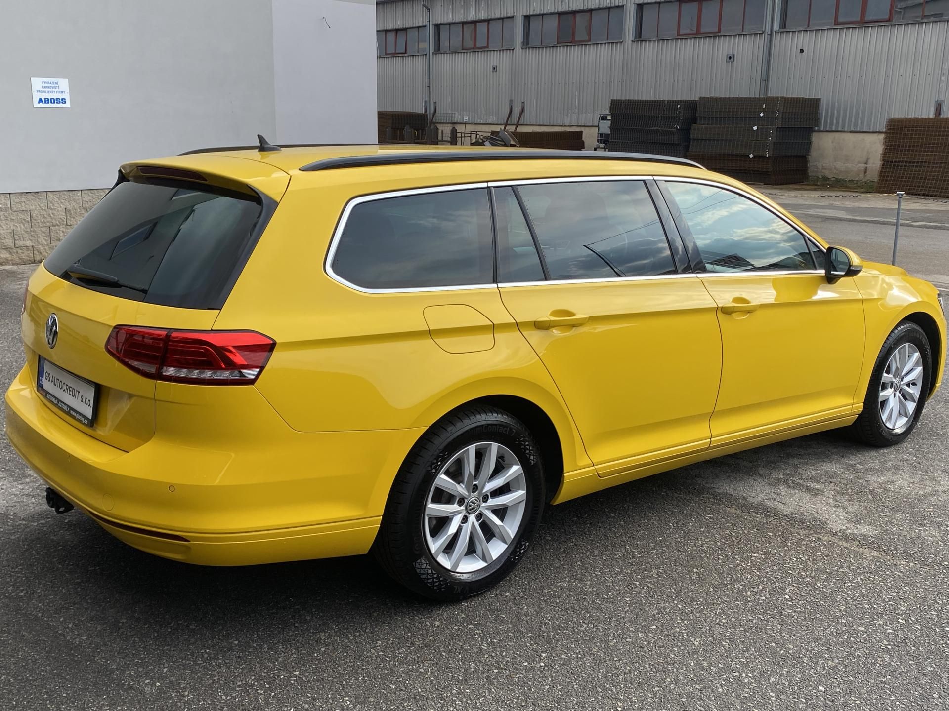 Volkswagen Passat, 2,0 TDi Comfortline - DPH - fotka 5