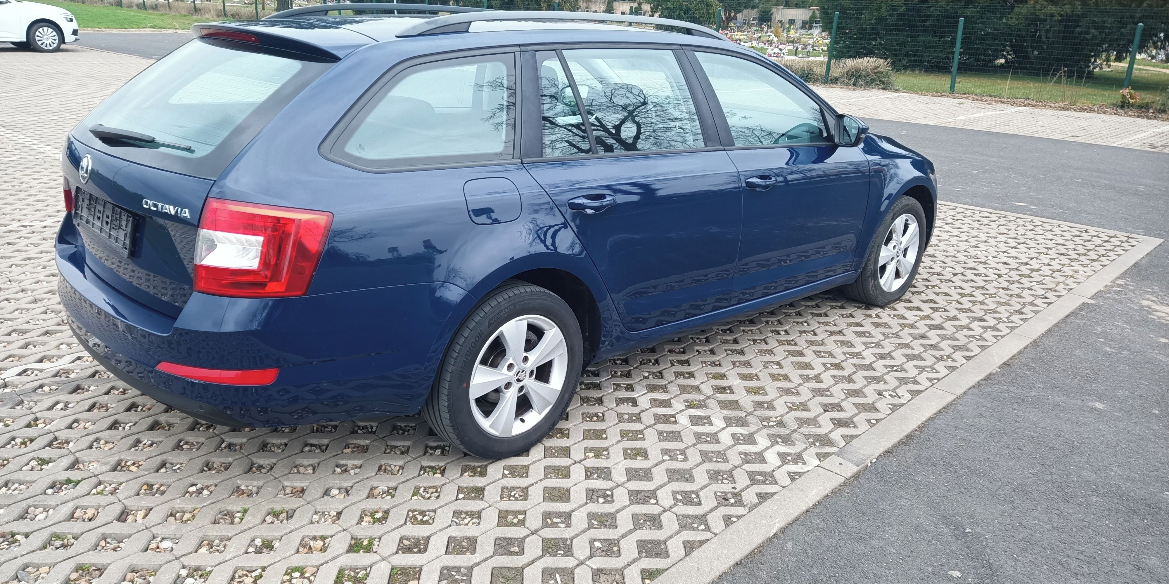 Škoda Octavia, Kombi 2,0 TDI,110 KW - fotka 6