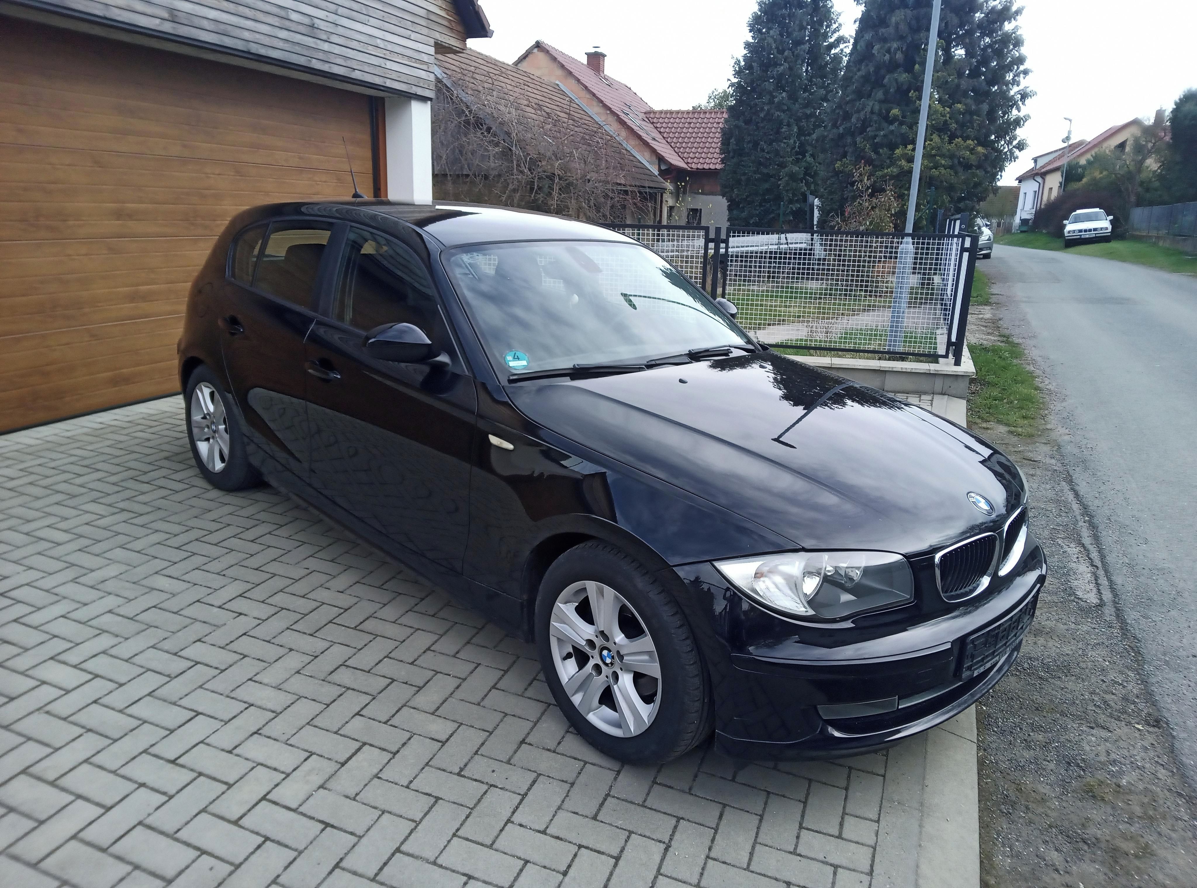 BMW Řada 1, BMW 318d - fotka 3