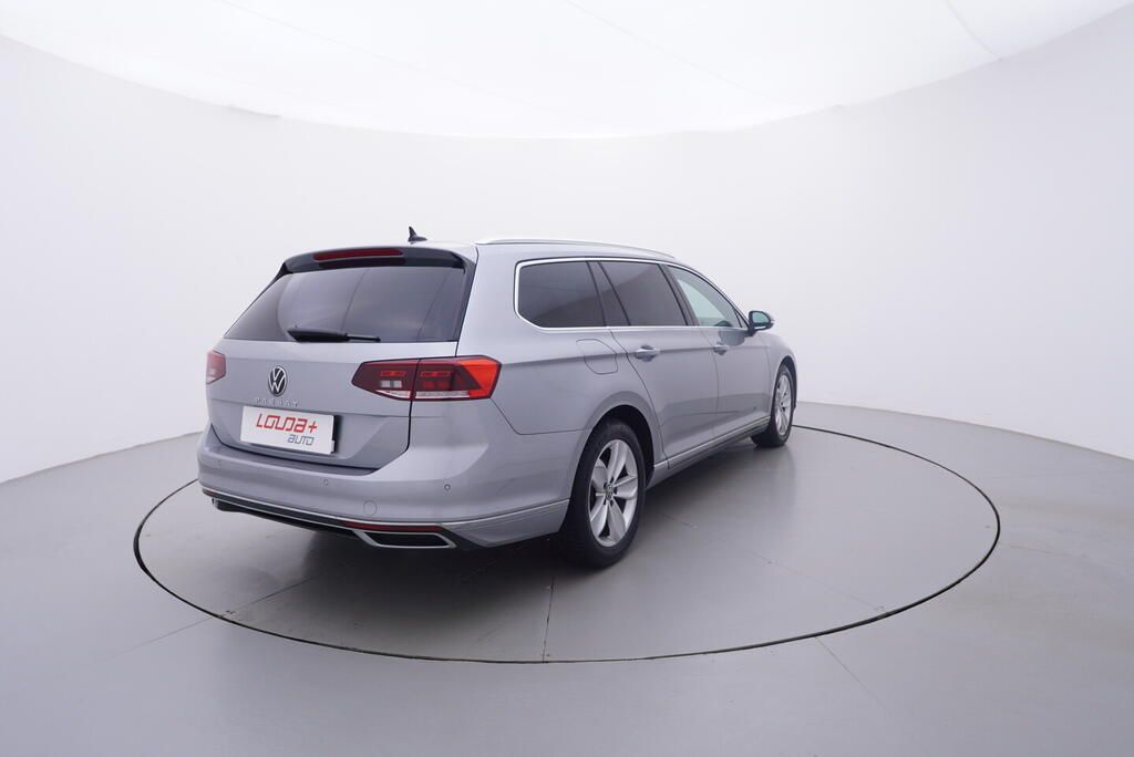 Volkswagen Passat Variant, Elegance 2.0 TDI 110 kW - fotka 5