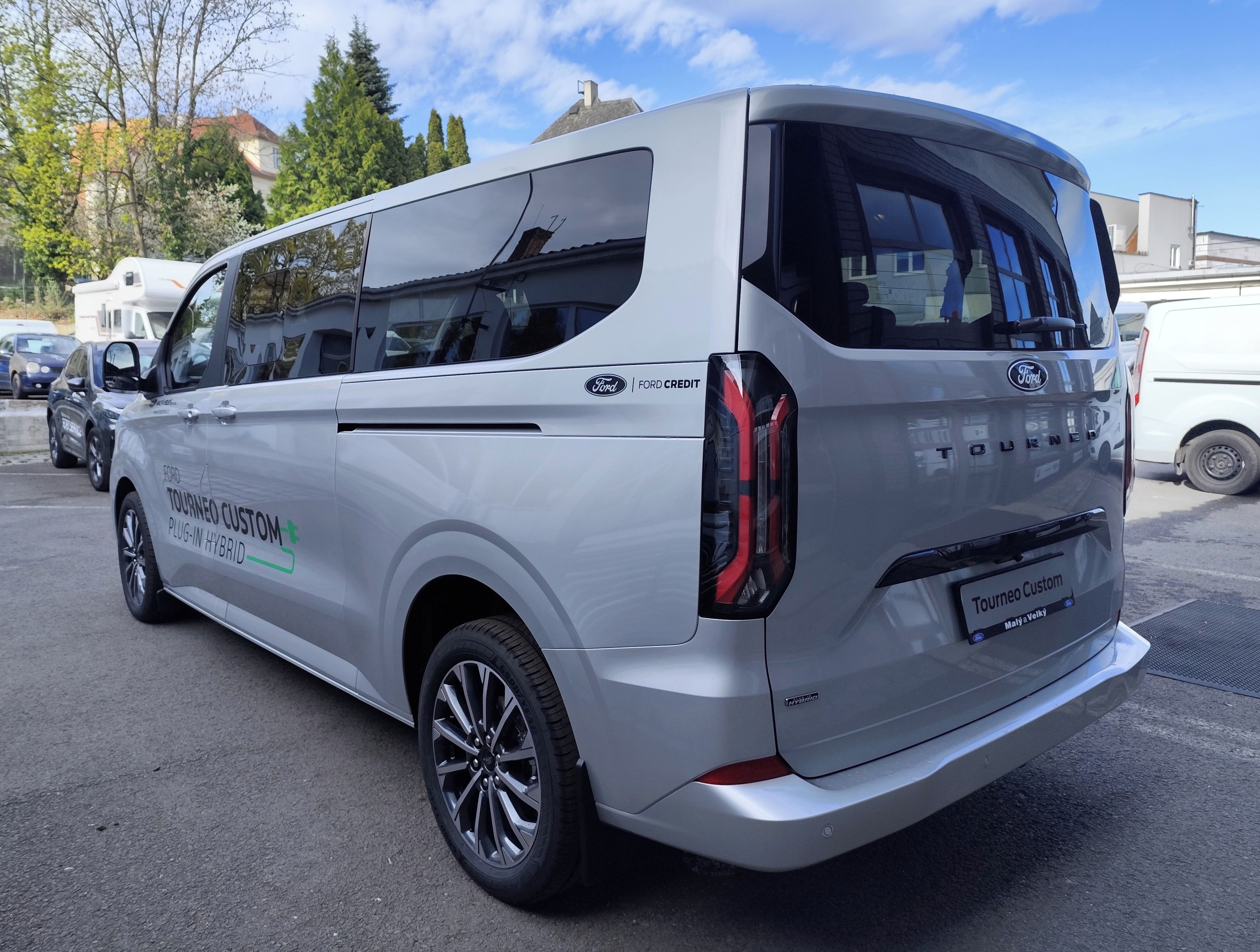 Ford Tourneo Custom, 2.5 PHEV 171kW ECVT aut. - fotka 6