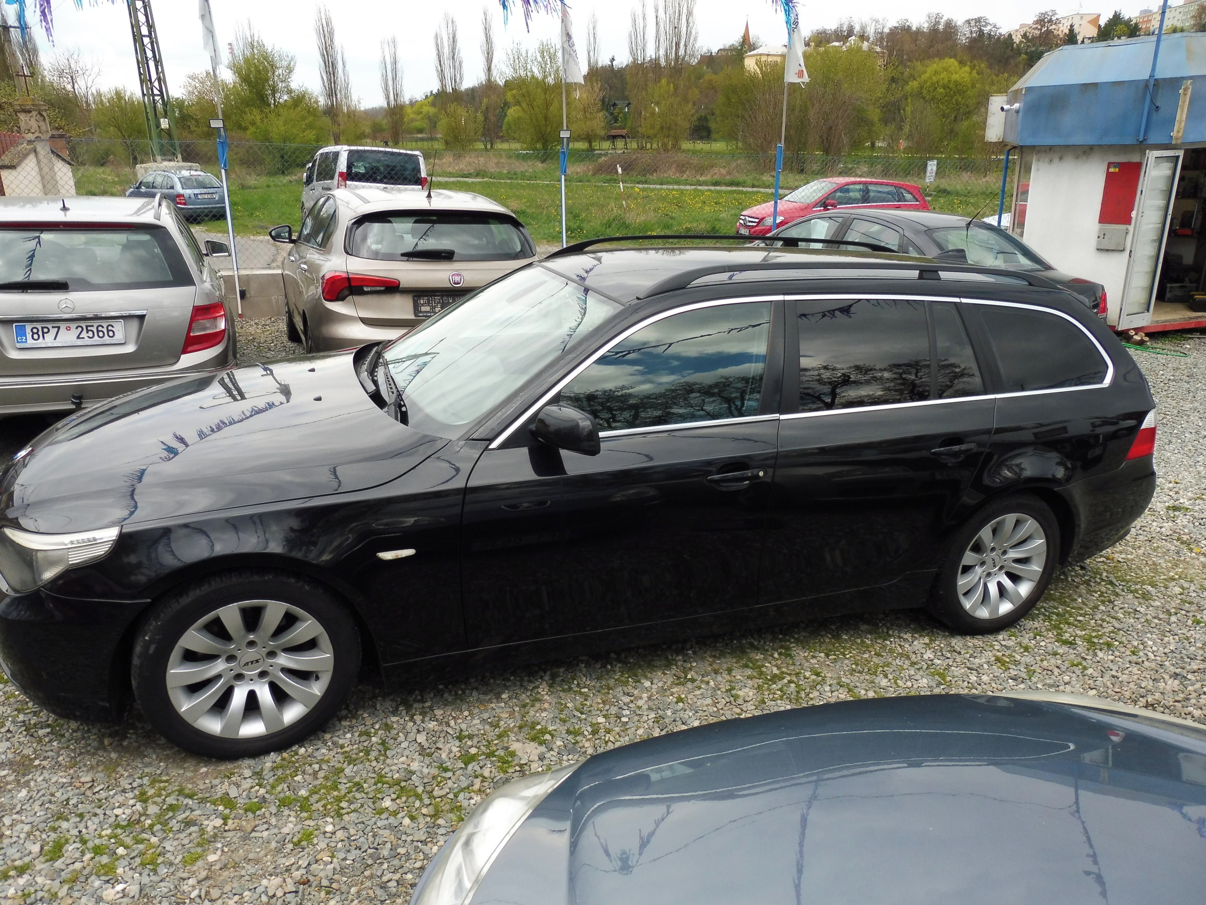BMW Řada 5, 520 d - fotka 4