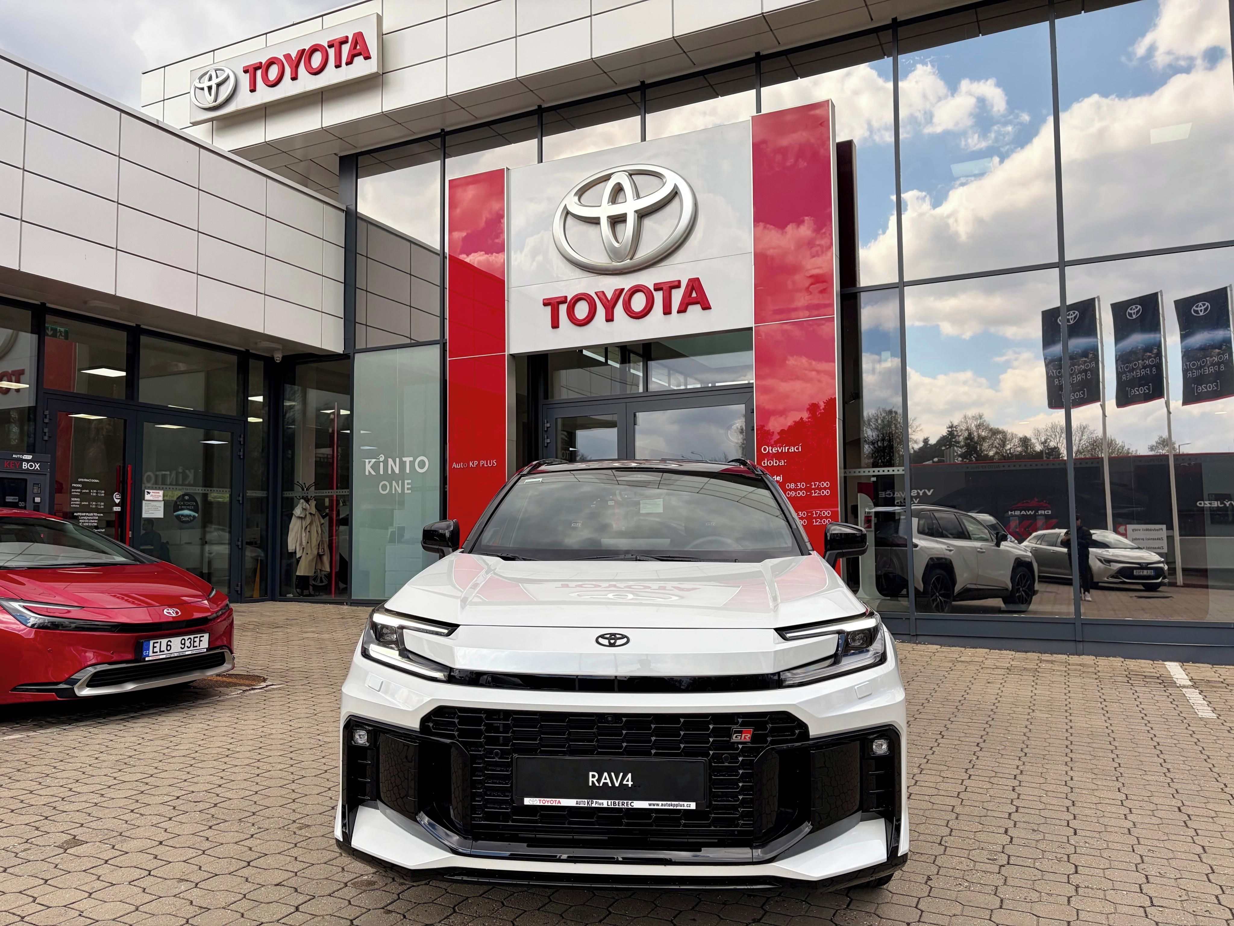 Toyota Rav4, 2,5 4x4 194k GR Sport 2026 - fotka 2