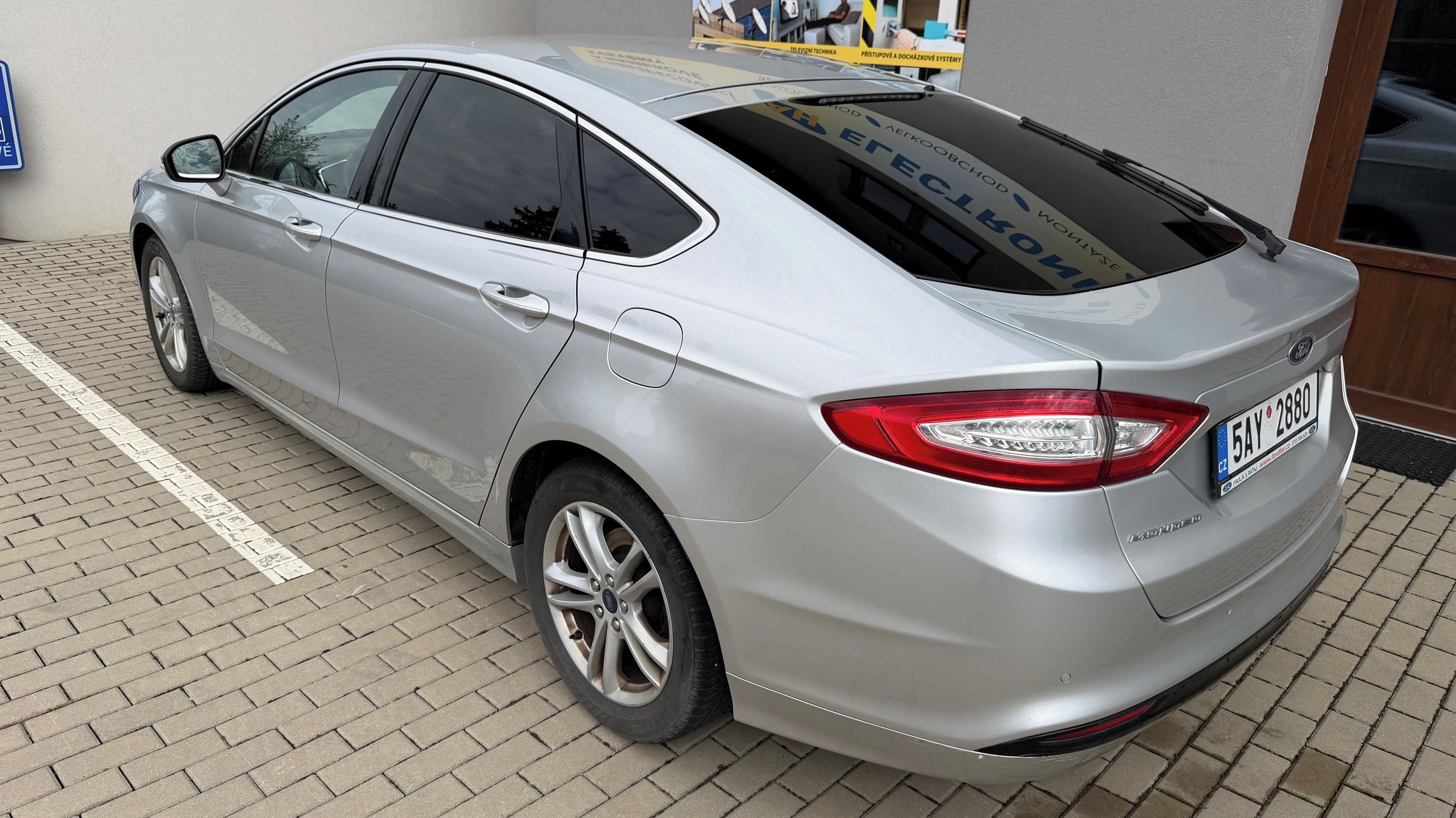 Ford Mondeo, 2.00 super stav - fotka 2