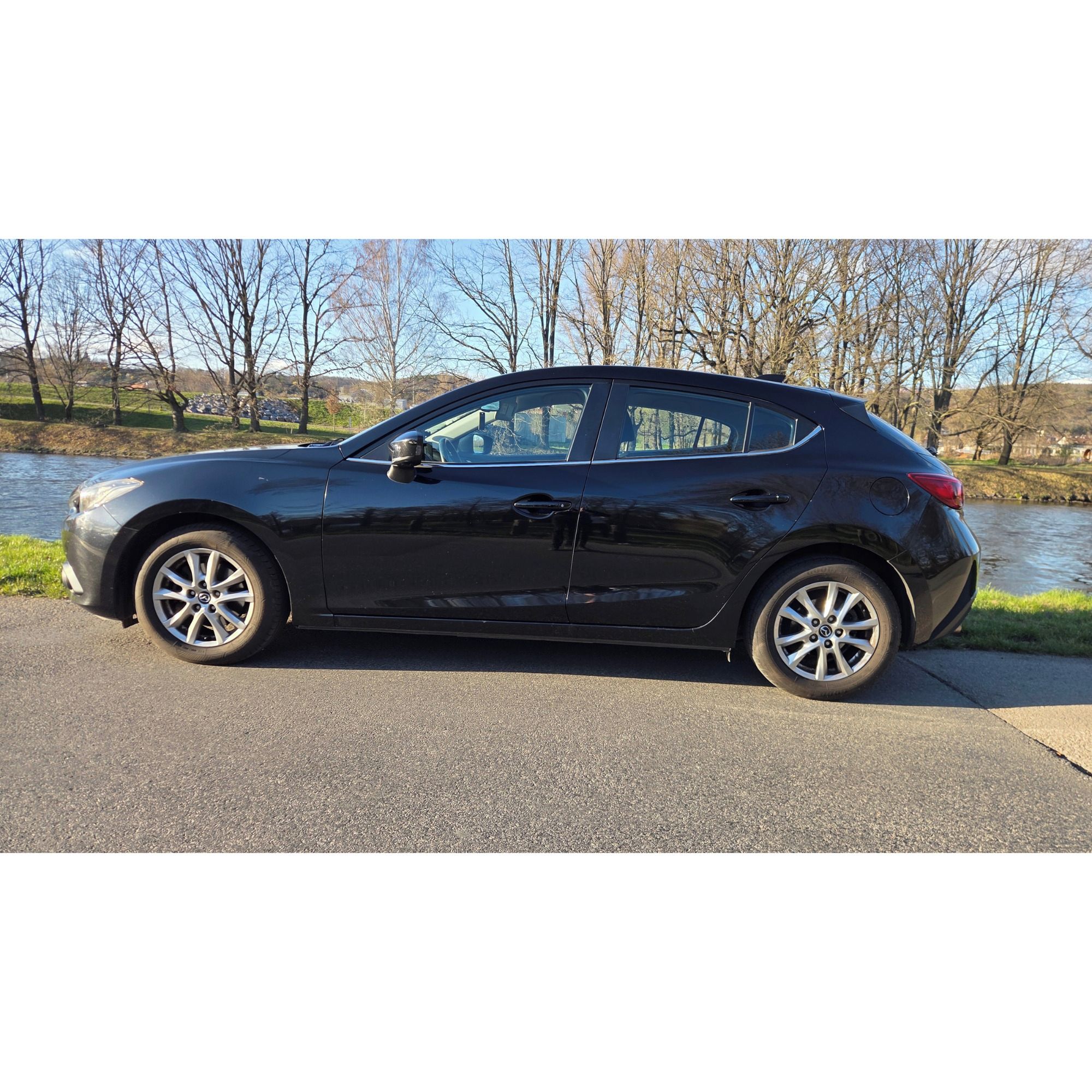 Mazda 3 - fotka 2