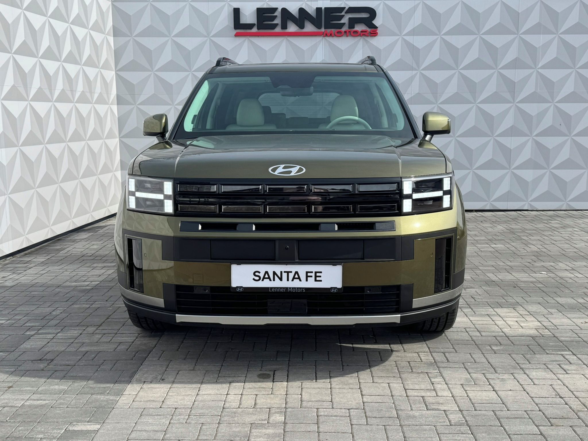 Hyundai Santa Fe, 7S 1,6 T-GDI HEV 4WD STYLE PRE - fotka 2