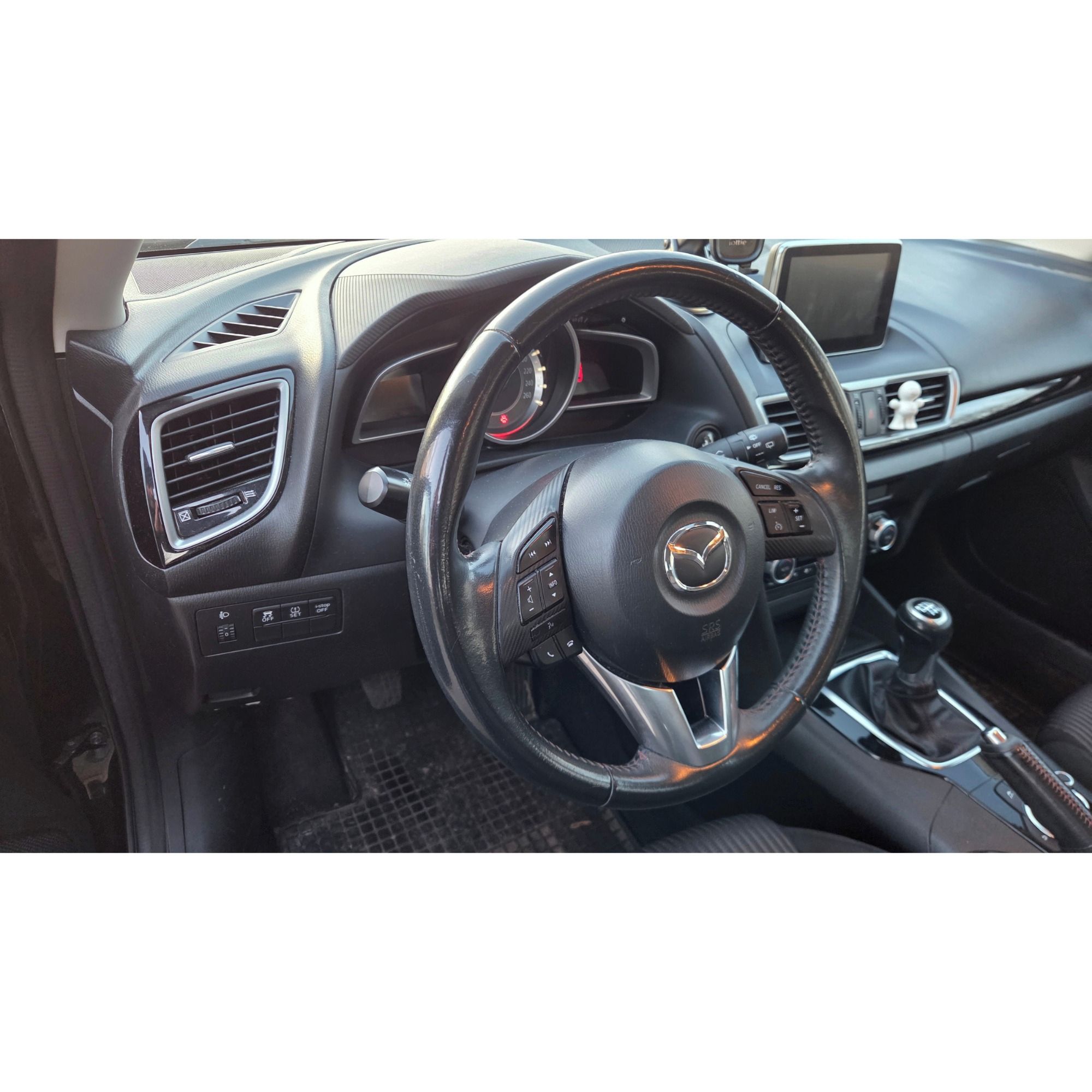 Mazda 3 - fotka 5