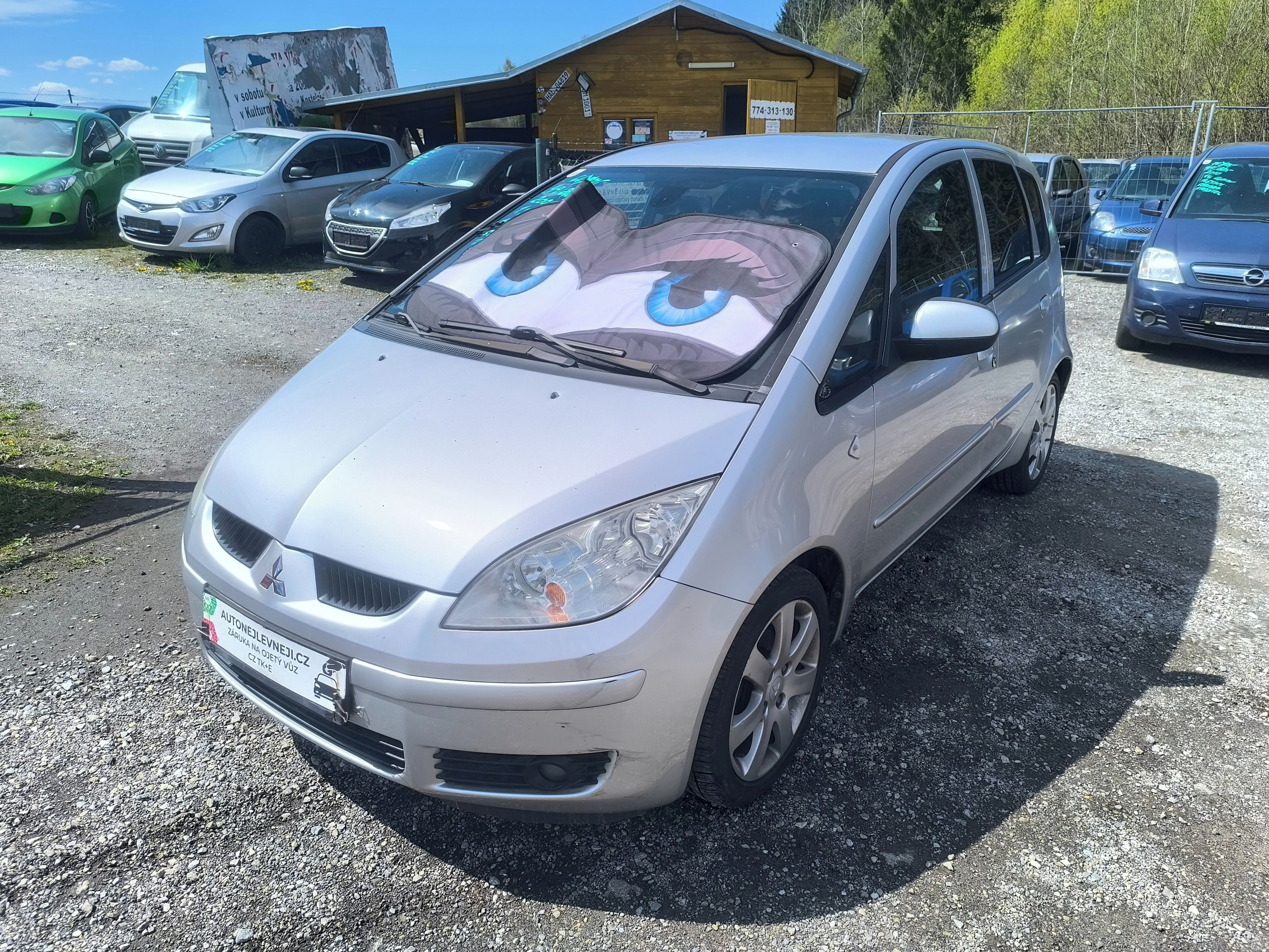 Mitsubishi Colt, 1,3 70KW,PĚKNÝ,140TKM,SERVISKA - fotka 2