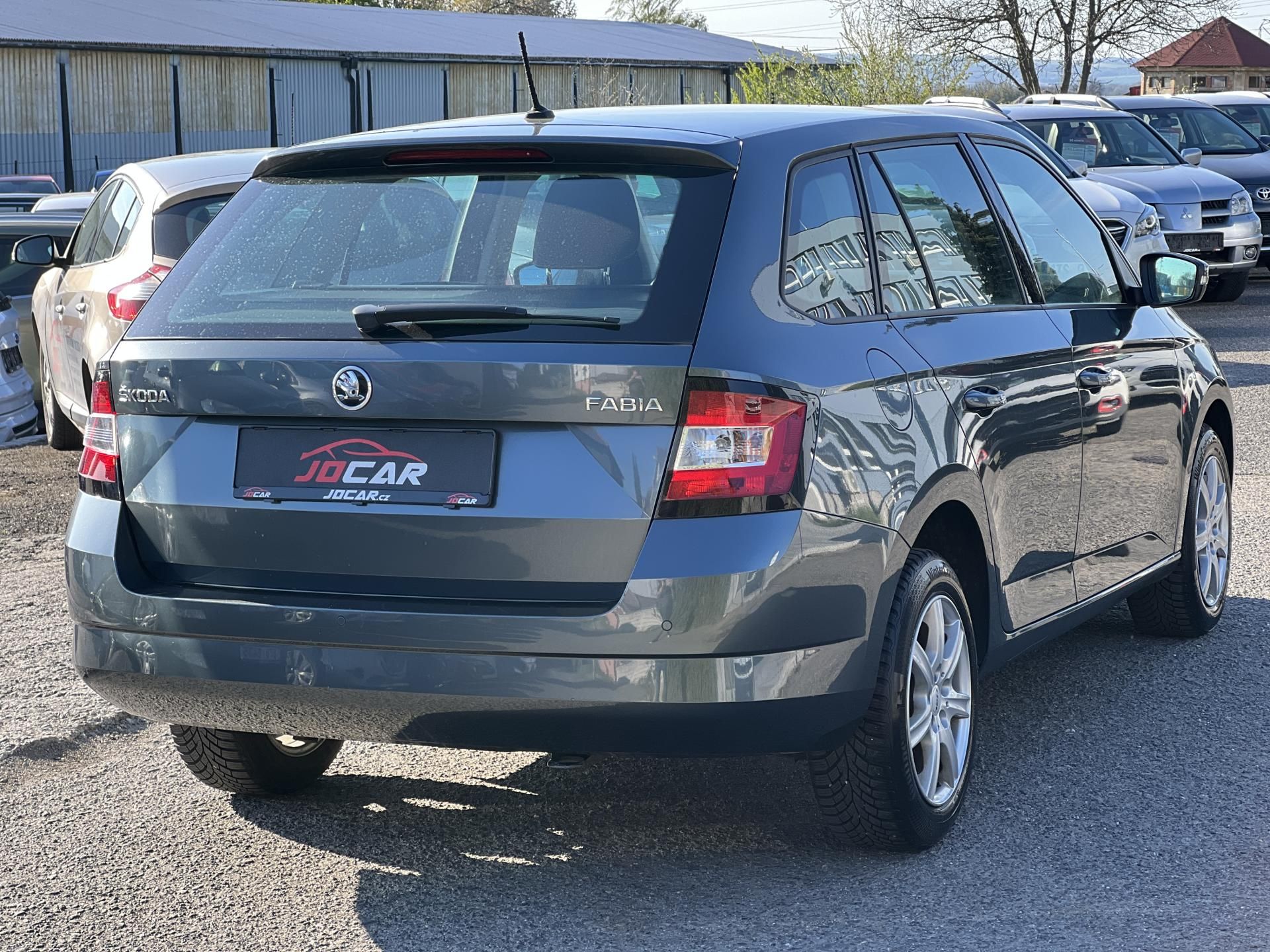 Škoda Fabia, 1.2TSi 81kw KLIMA TEMPOMAT ALU - fotka 6