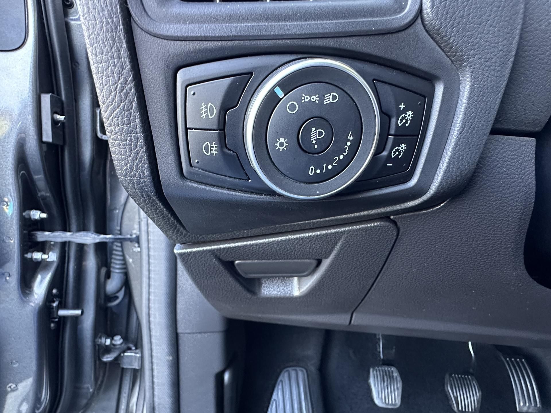 Ford Focus, KOMBI 1.0/92kW * 2.Maj. - fotka 6