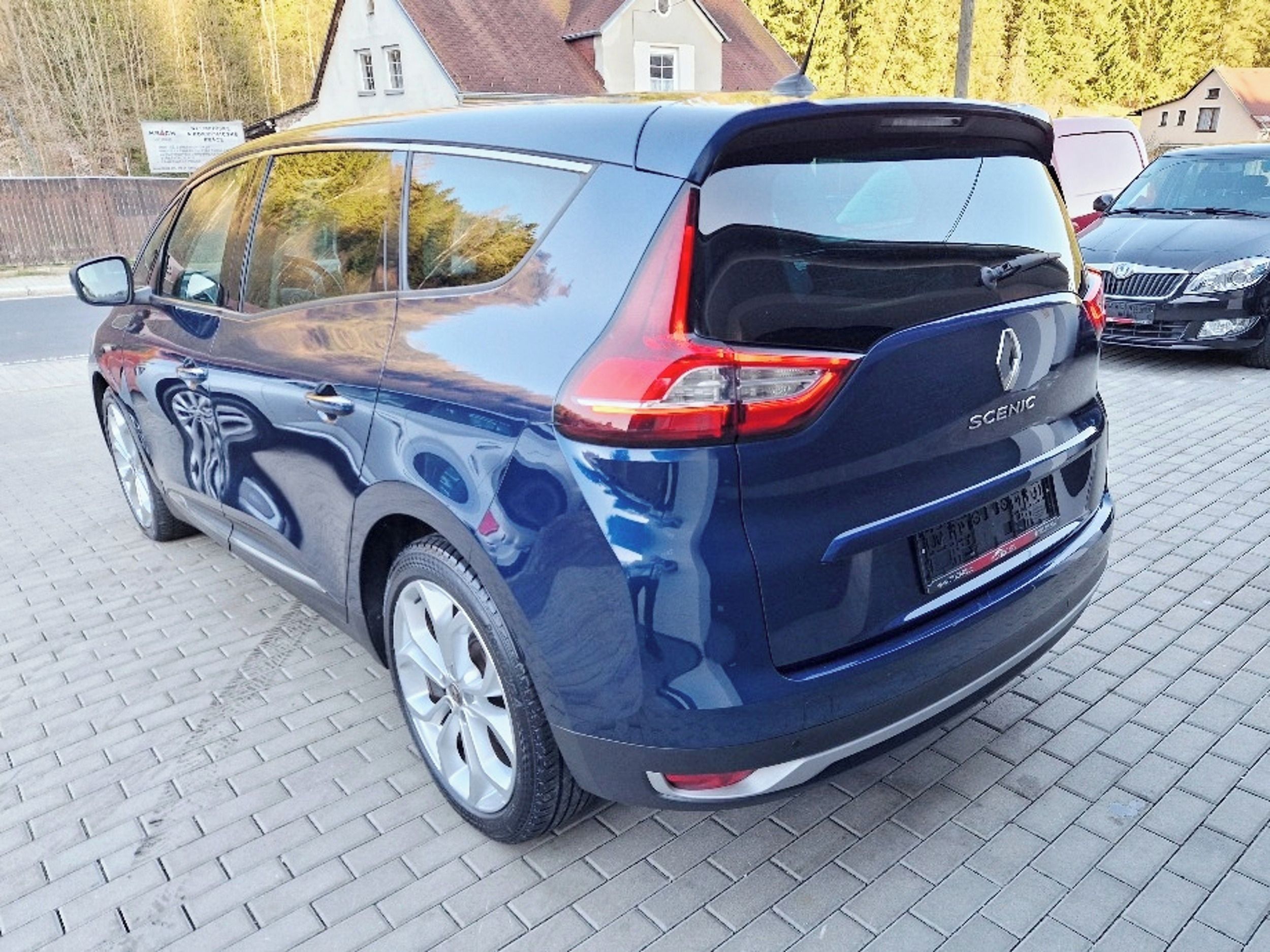 Renault Grand Scénic, 1.7 dCi (110 kW), 7 míst - fotka 3