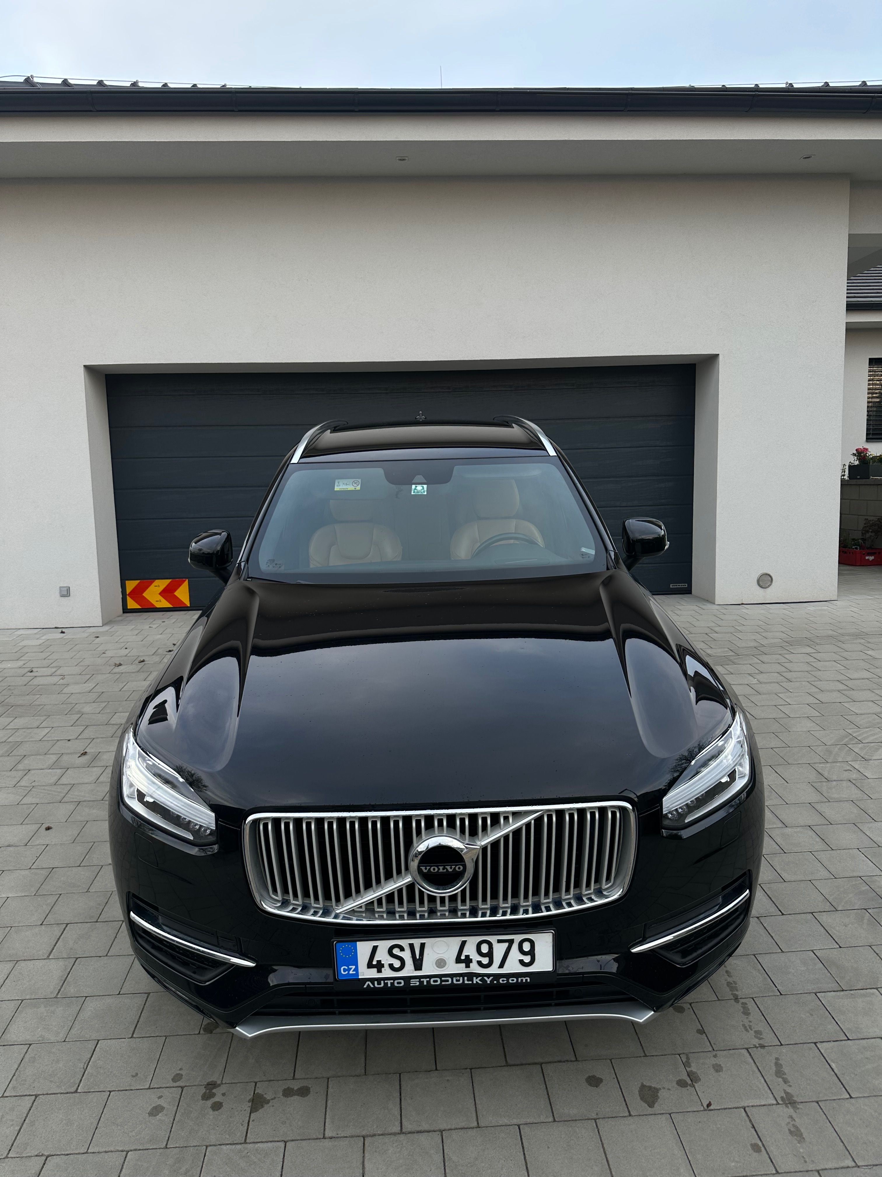 Volvo XC90, T6 AWD, 7 míst, tažné, 1.maj - fotka 5