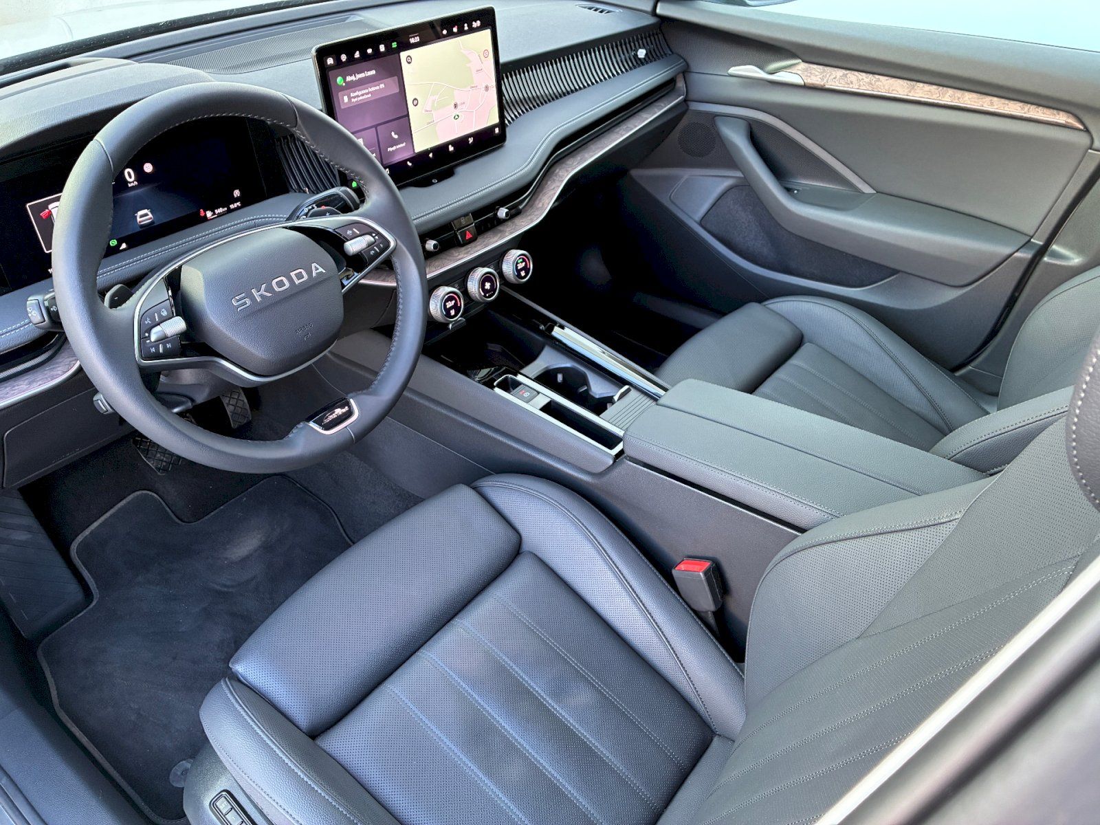 Škoda Superb, 2,0 TDI / 110 kW L&K - fotka 5