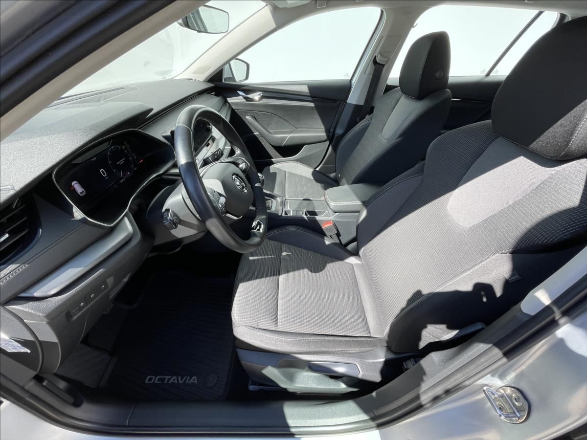 Škoda Octavia, 2,0 TDI Combi Ambition Plus - fotka 4