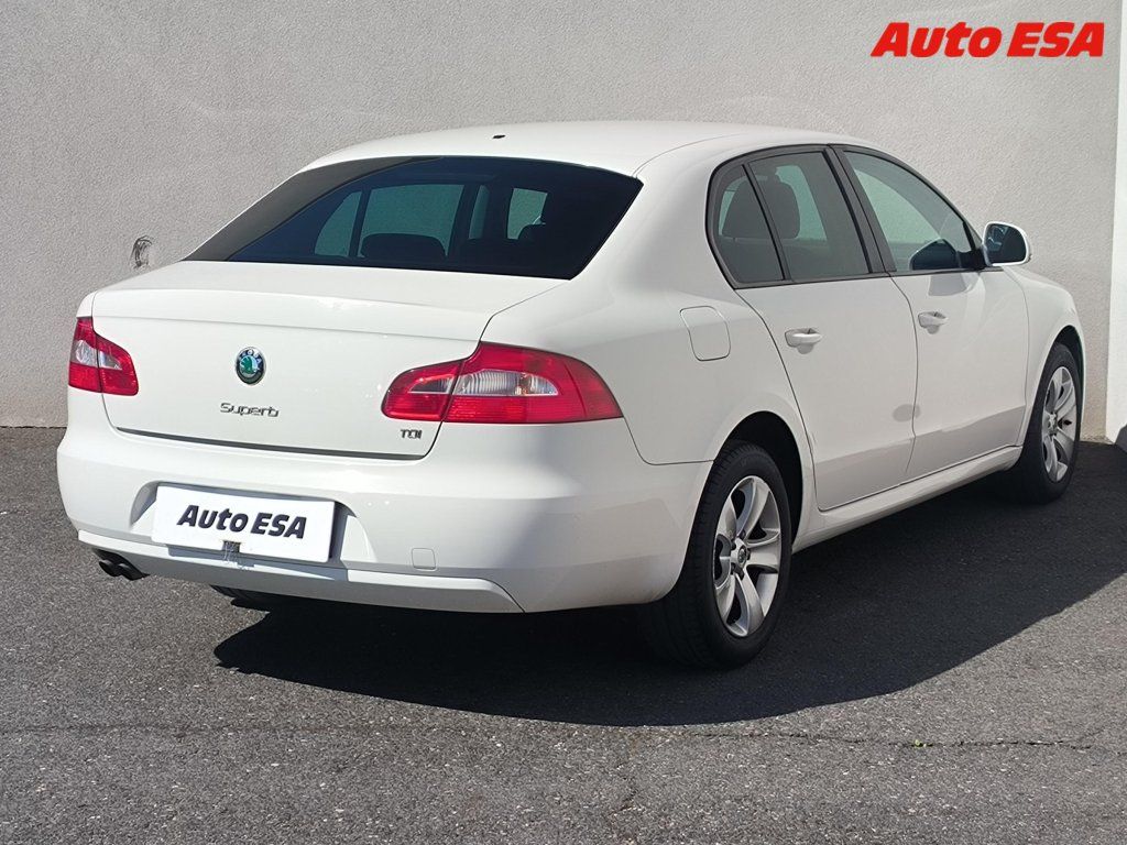 Škoda Superb, 1.6 TDi - fotka 4