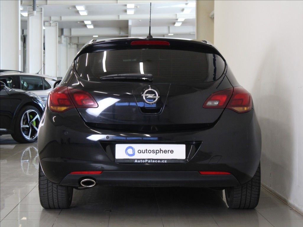 Opel Astra, 2,0 CDTi 118kW ST 180tkm. - fotka 4