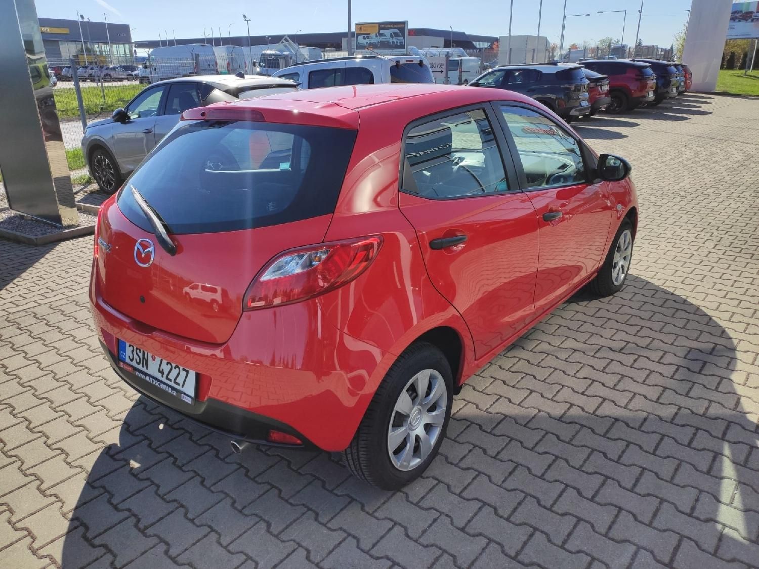 Mazda 2, 1.35i 16V nové CZ - fotka 4