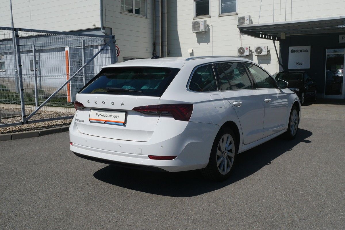 Škoda Octavia, 2.0 TDI 110kW Style Combi - fotka 2