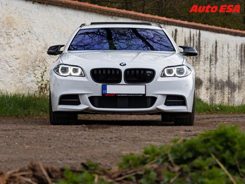 BMW Řada 5, 3.0D M550 d xDrive,AT,LED - fotka 2