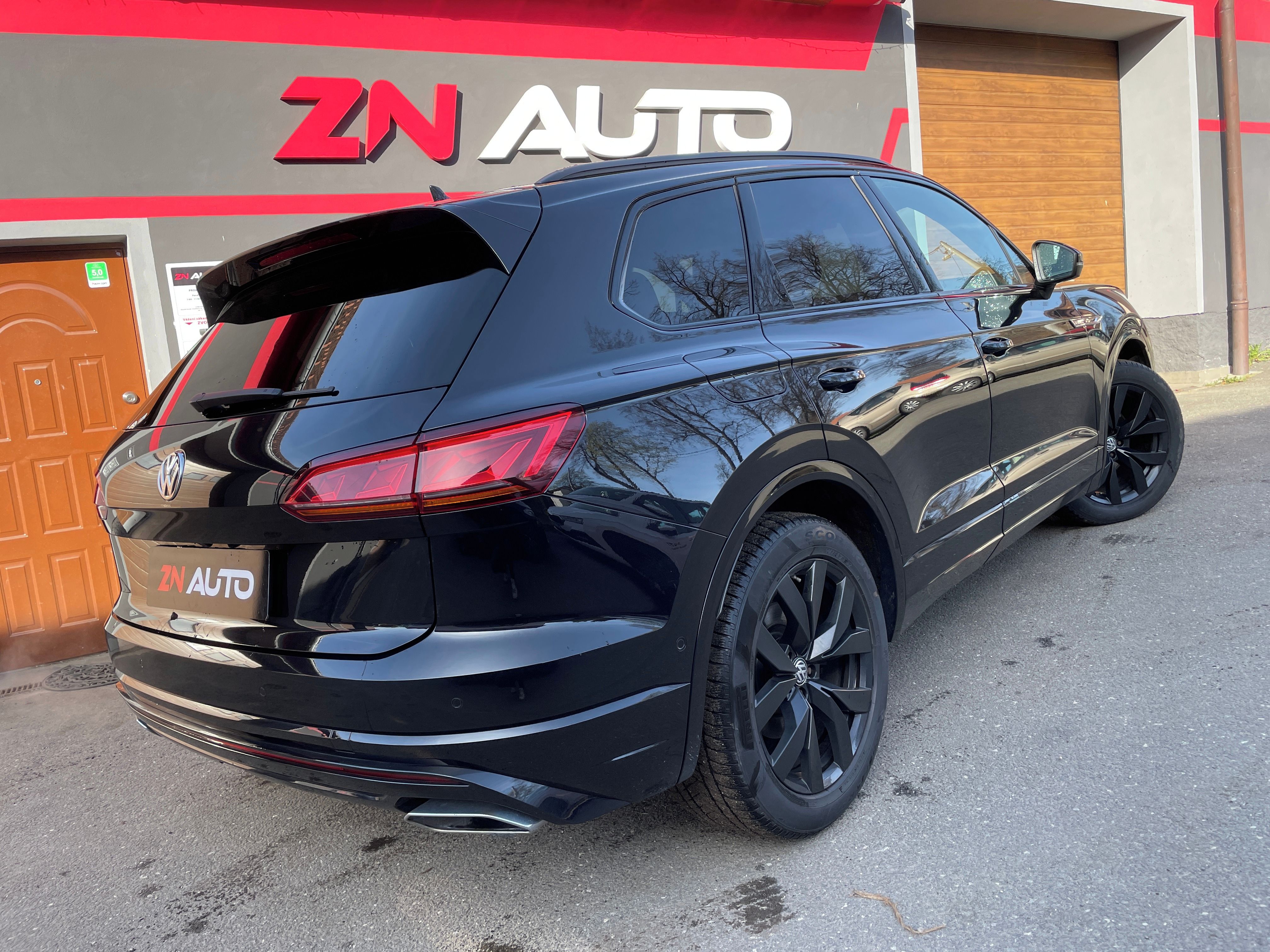 Volkswagen Touareg, TAŽNÉ, WEBASTO, R-LINE - fotka 4