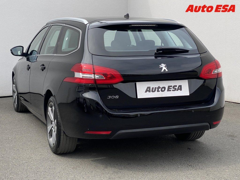 Peugeot 308, 1.2PT,Allure,navi - fotka 6