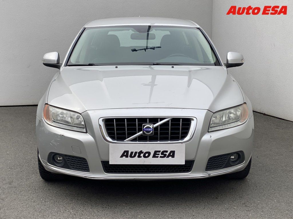 Volvo V70, 2.4 D,Momentum,AT - fotka 2