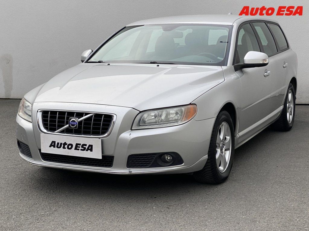Volvo V70, 2.4 D,Momentum,AT - fotka 3