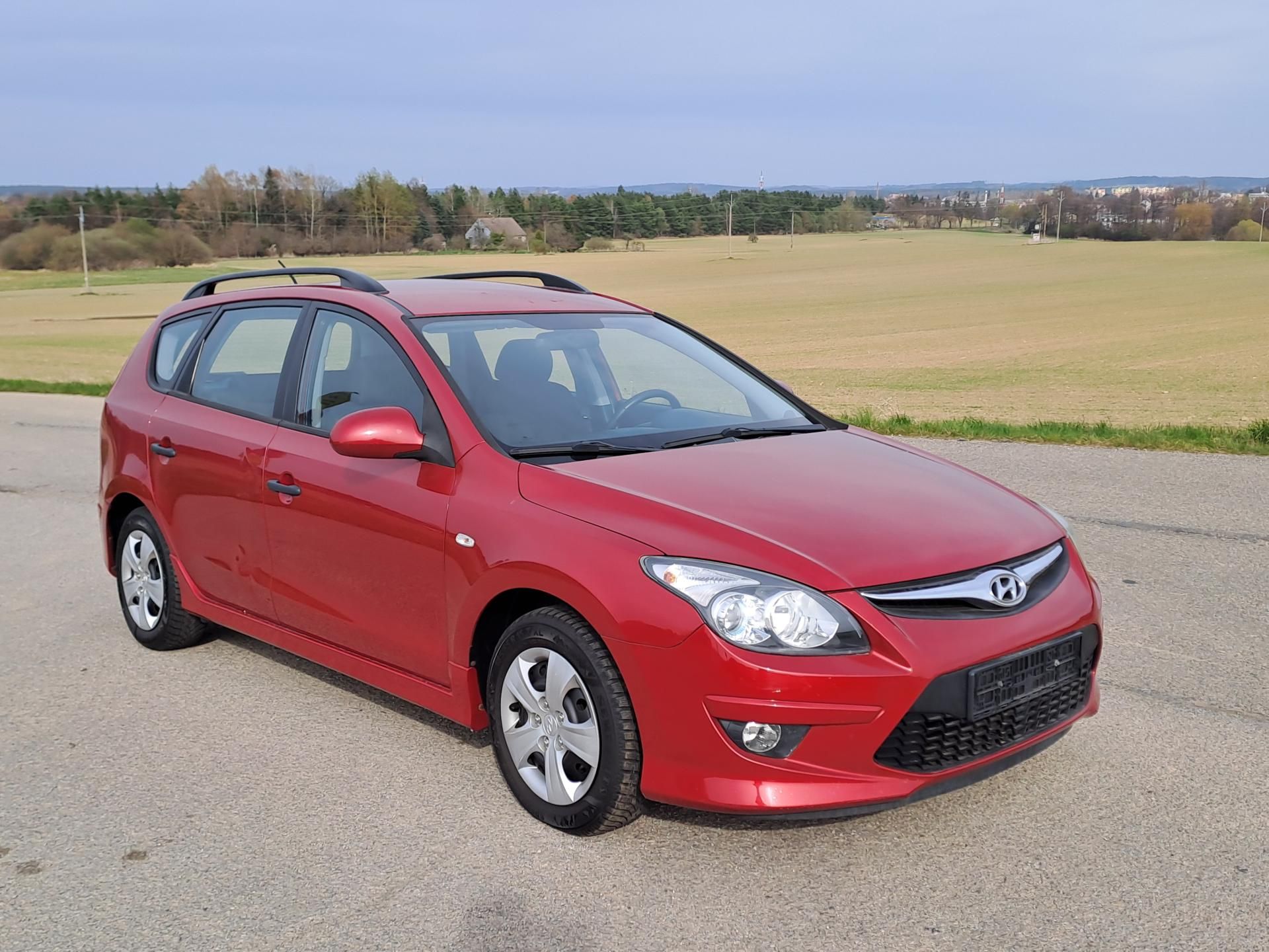 Hyundai i30, 1.4i DOLOŽENÉ KM - fotka 3