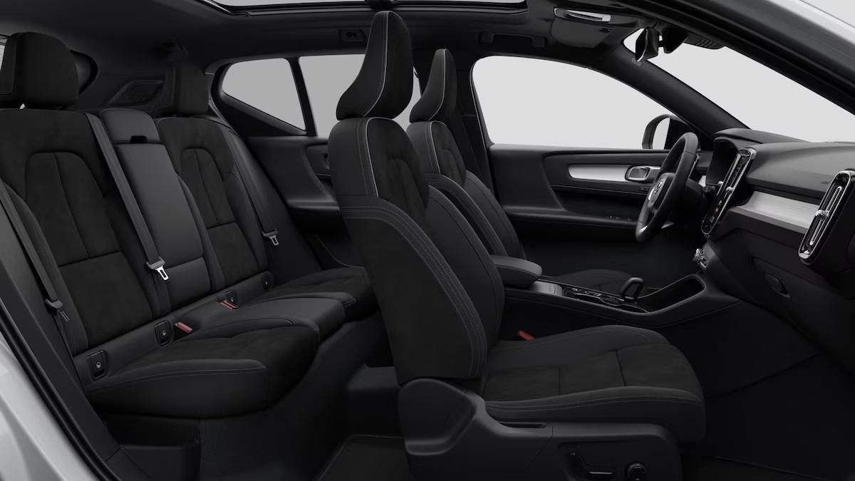 Volvo XC40, B3 AUT DARK PLUS - fotka 3