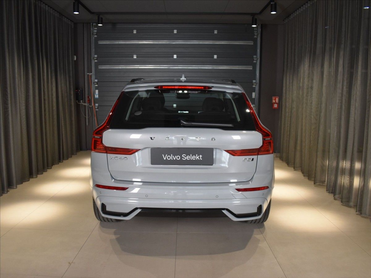 Volvo XC60, 2,0 B5 AWD PLUS - fotka 5