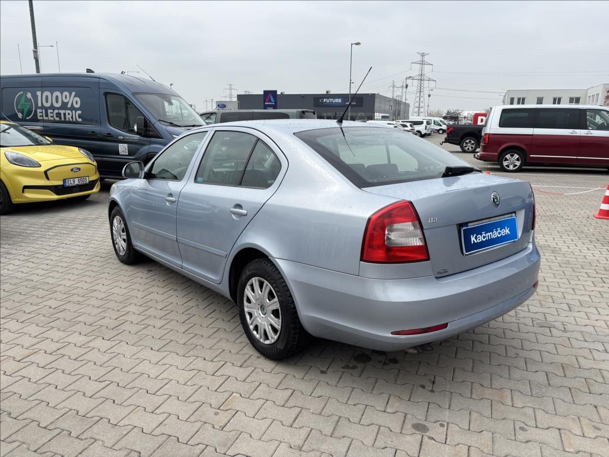 Škoda Octavia, 1,9 TDI 77kW Ambiente - fotka 3