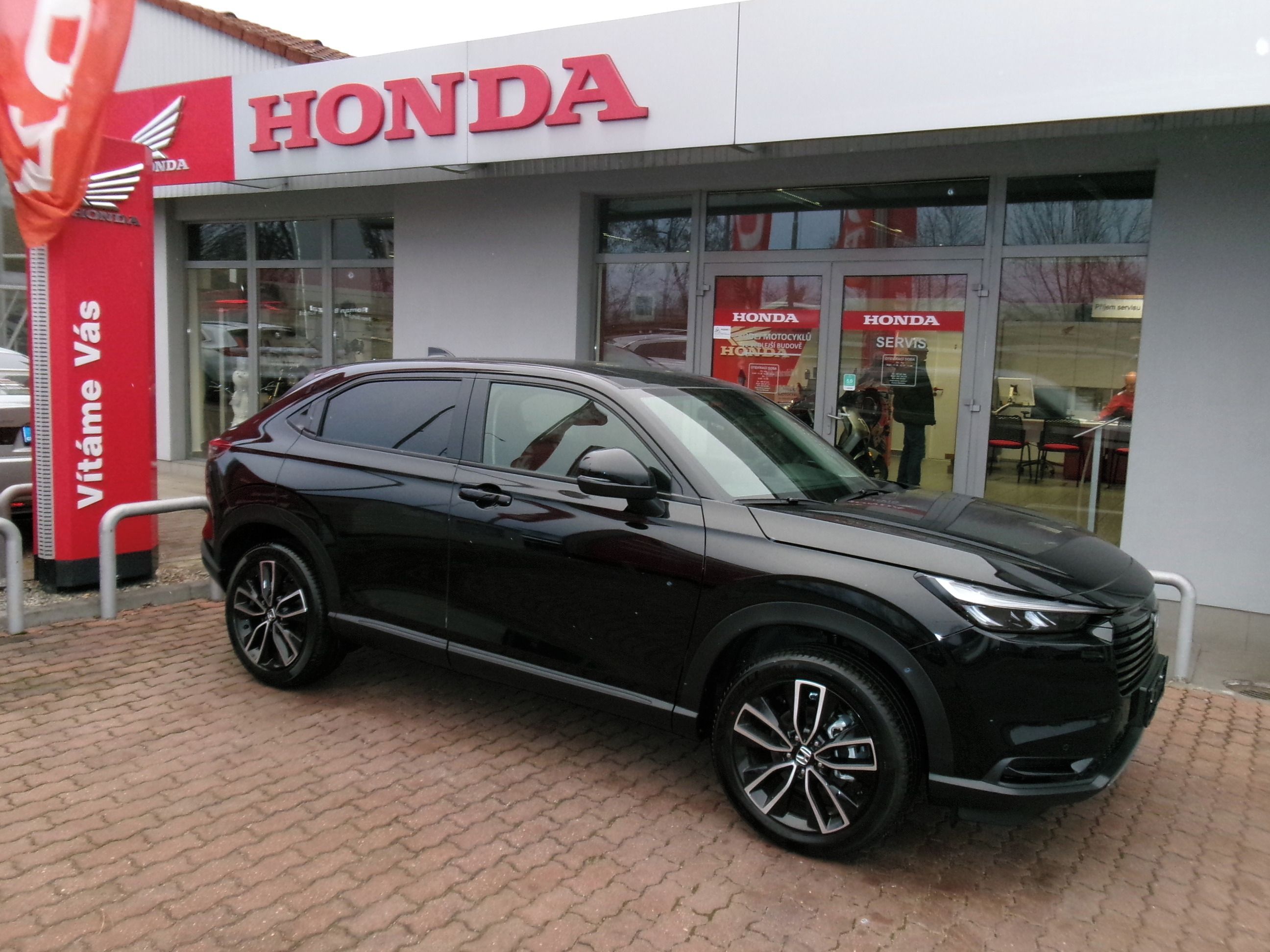 Honda HR-V, 1.5e:HEV ELEGANCE27 +NOSIČ KOL - fotka 3