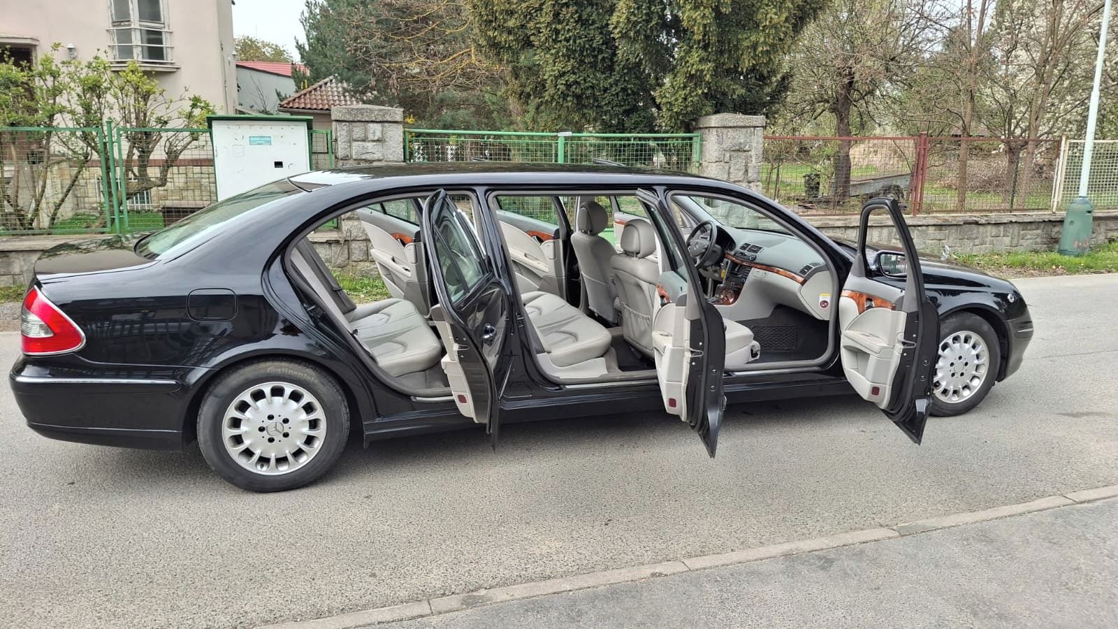Mercedes-Benz Třídy E, 85TKM TOP8míst na splátky všem