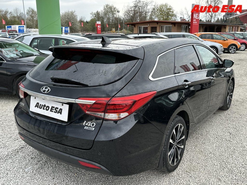 Hyundai i40, 1.7CRDi,2.maj,ČR,Navi,AC - fotka 4