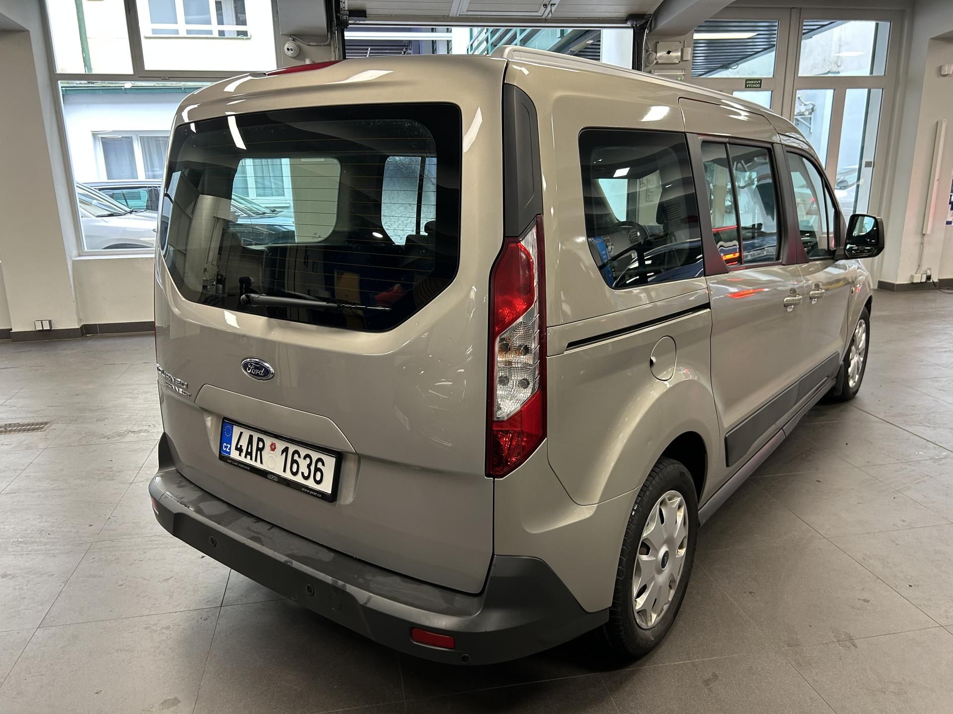 Ford Tourneo Connect, Titanium 1.6TDCi Digiklima - fotka 4