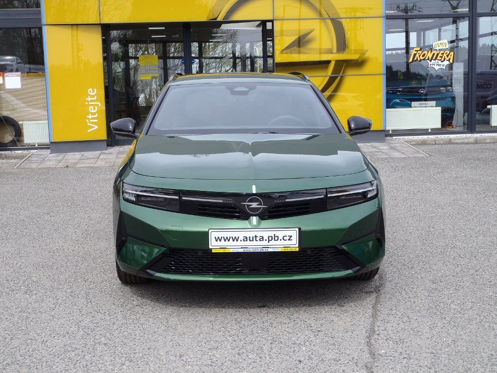 Opel Astra, ST Edition Hybrid 1.2 Turbo - fotka 2
