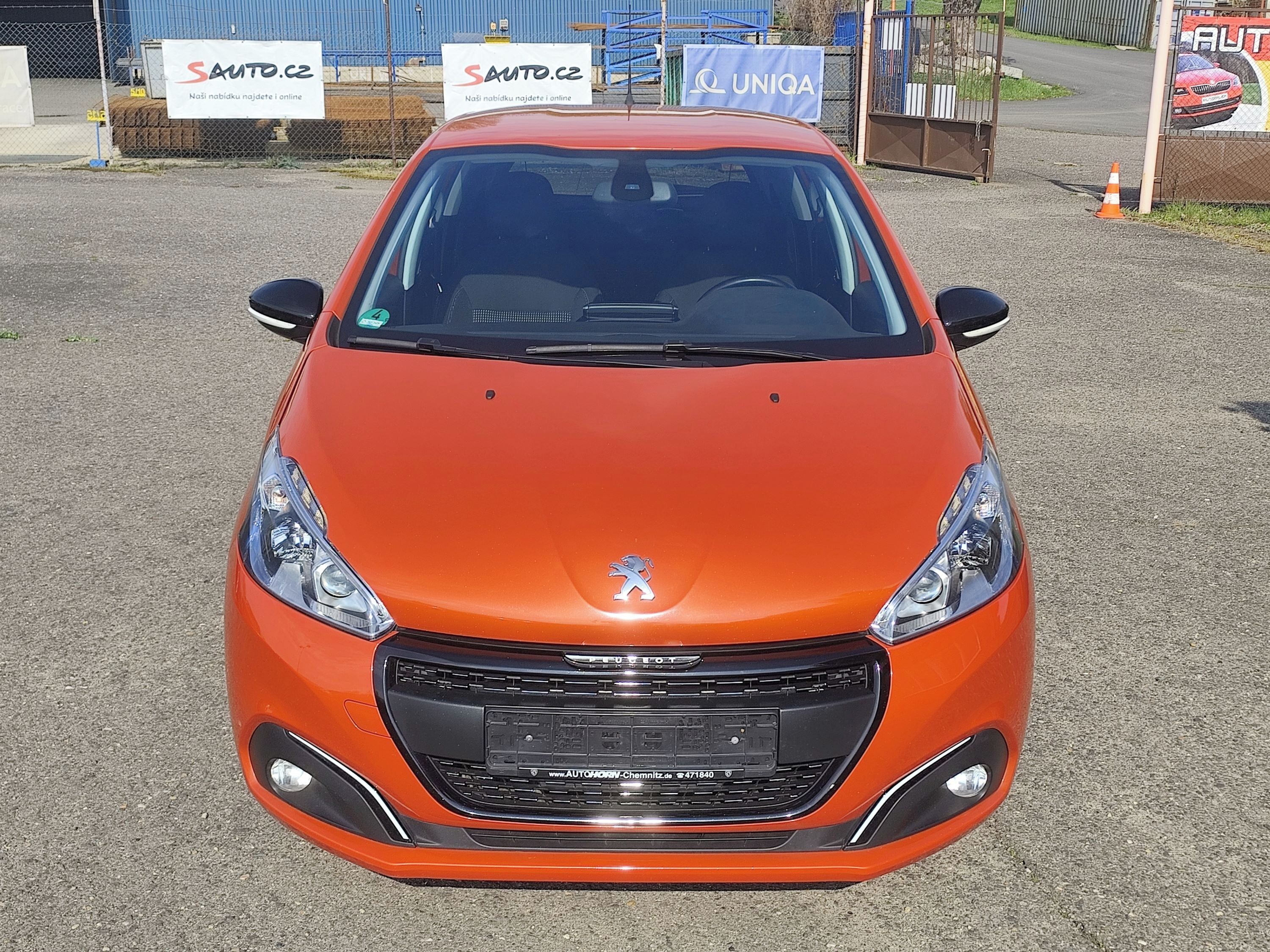 Peugeot 208, Allure 1.2i,81kw.Klimatizace - fotka 3