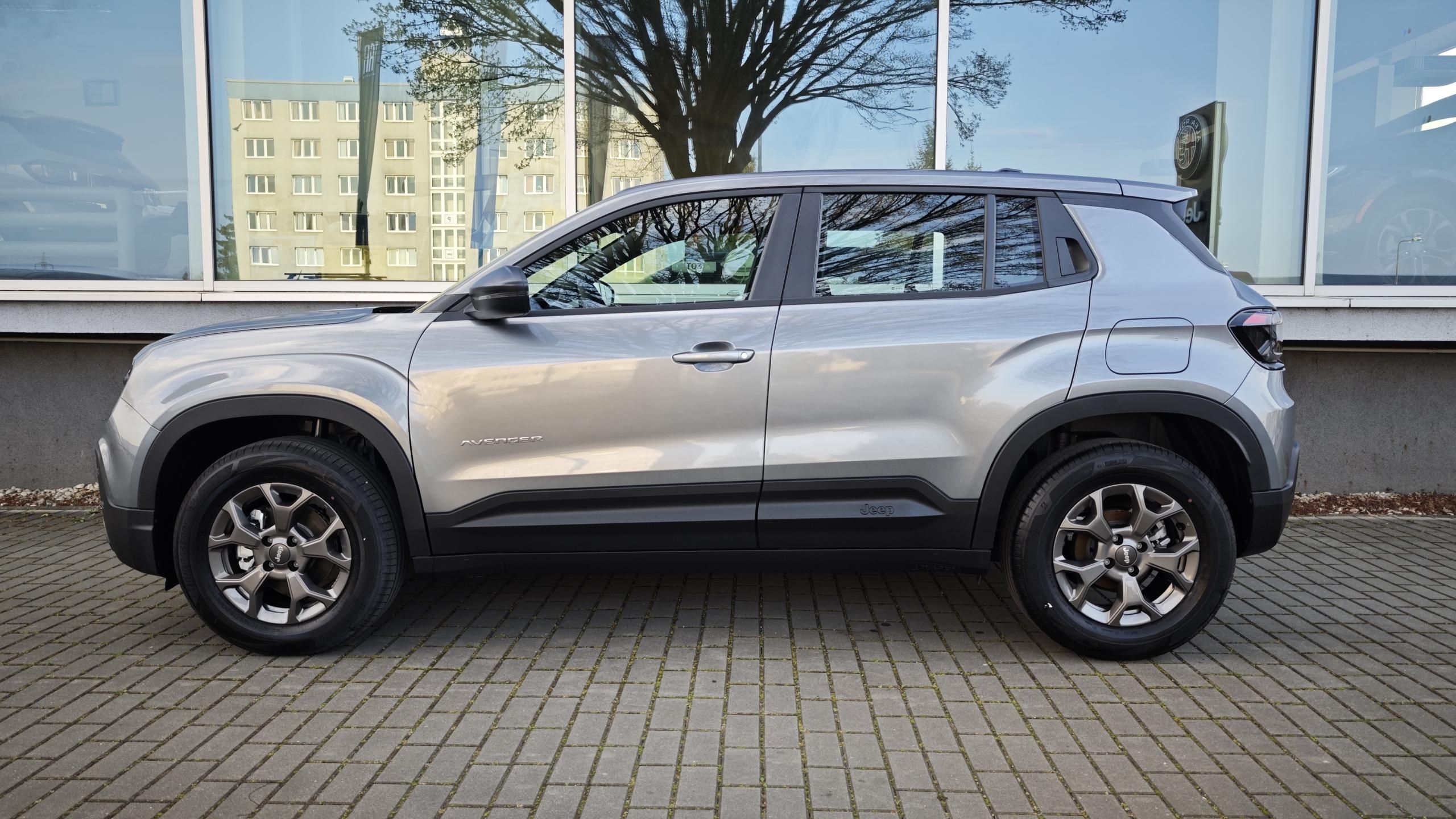 Jeep Avenger, Longitude 1,2 100PS manuál - fotka 6